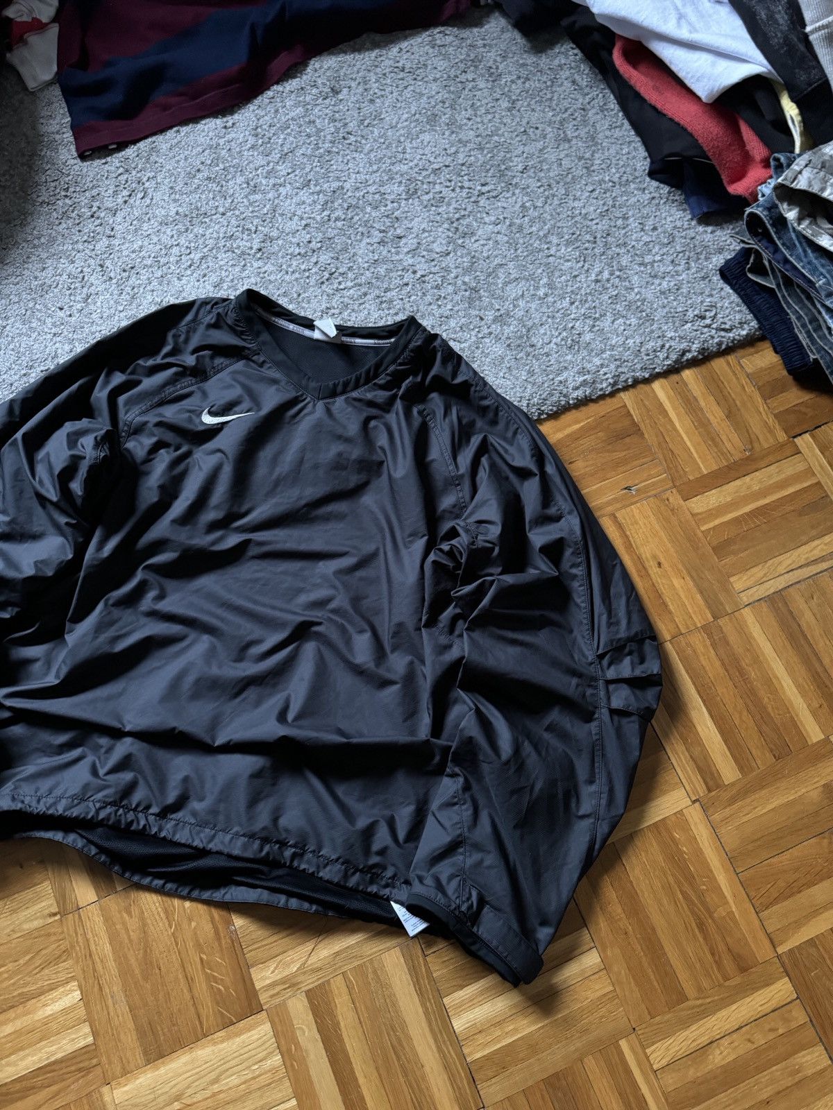 Japanese Brand × Nike × Vintage Nike Vintage Nylon Sweatshirt Rugby Boxy V Neck Japanese Y2K Size US L / EU 52-54 / 3 - 2 Thumbnail