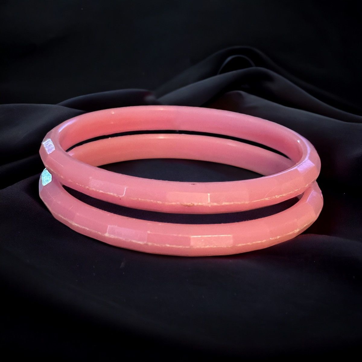 Other Pink faceted acrylic bangle bracelets Size ONE SIZE - 1 Thumbnail