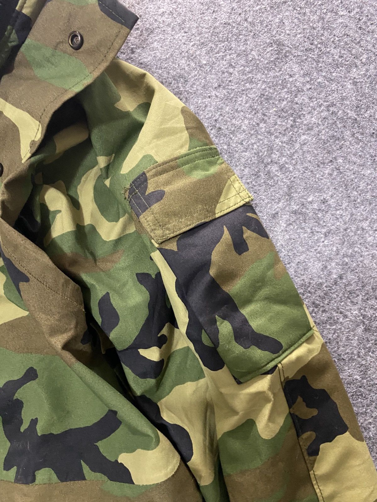Vintage Us army ecwcs camofluage woodland jacket Size US L / EU 52-54 / 3 - 4 Thumbnail