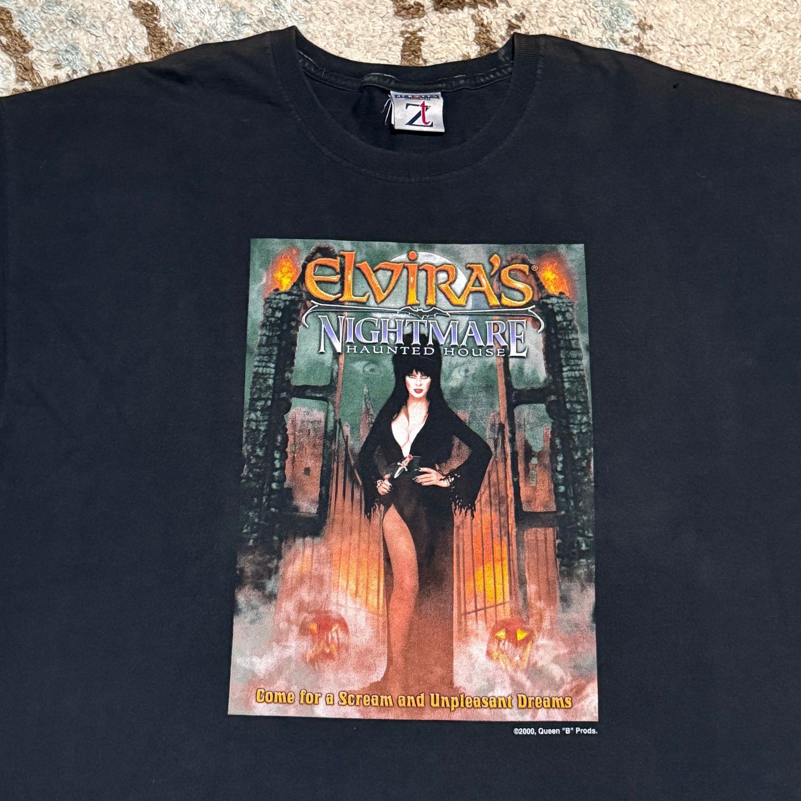 Jerzees × Vintage 2000 Elvira's Nightmare Haunted House Shirt XL Horror Goth Size US XL / EU 56 / 4 - 1 Thumbnail