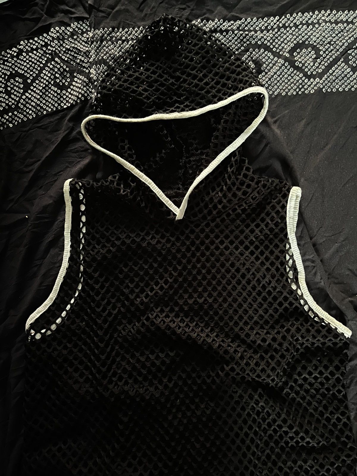 Le Grande Bleu (L.G.B.) Japanese unknwn fishnet punk hoodie Size US M / EU 48-50 / 2 - 4 Thumbnail