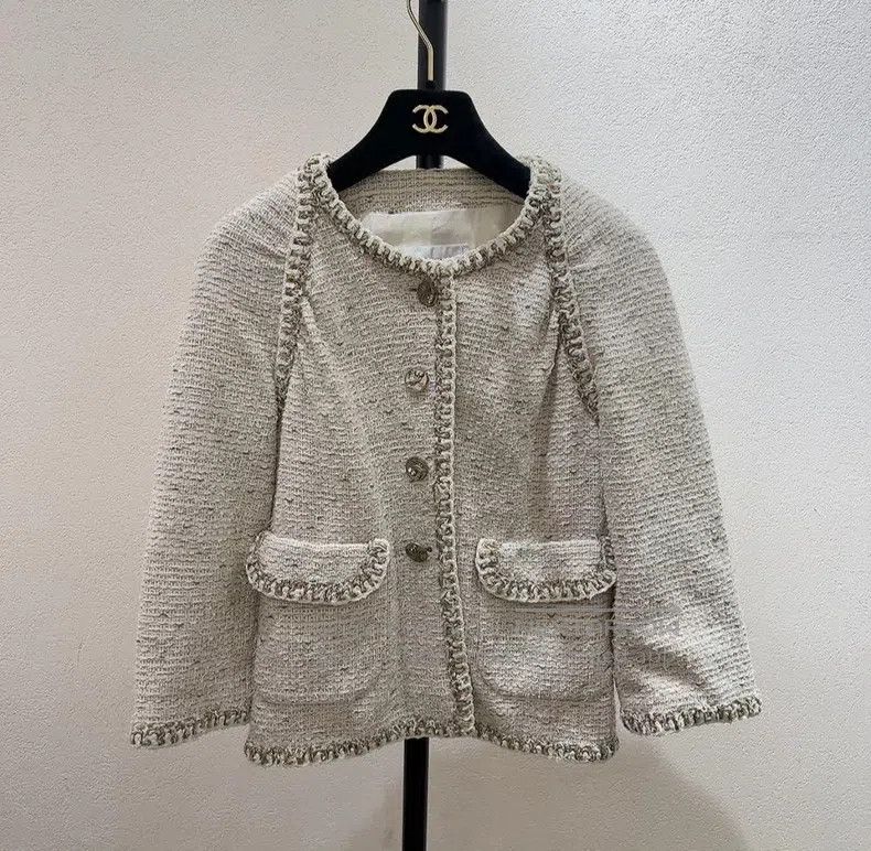 Chanel Chanel Greek white gold-bordered tweed jacket Size XS / US 0-2 / IT 36-38 - 1 Thumbnail