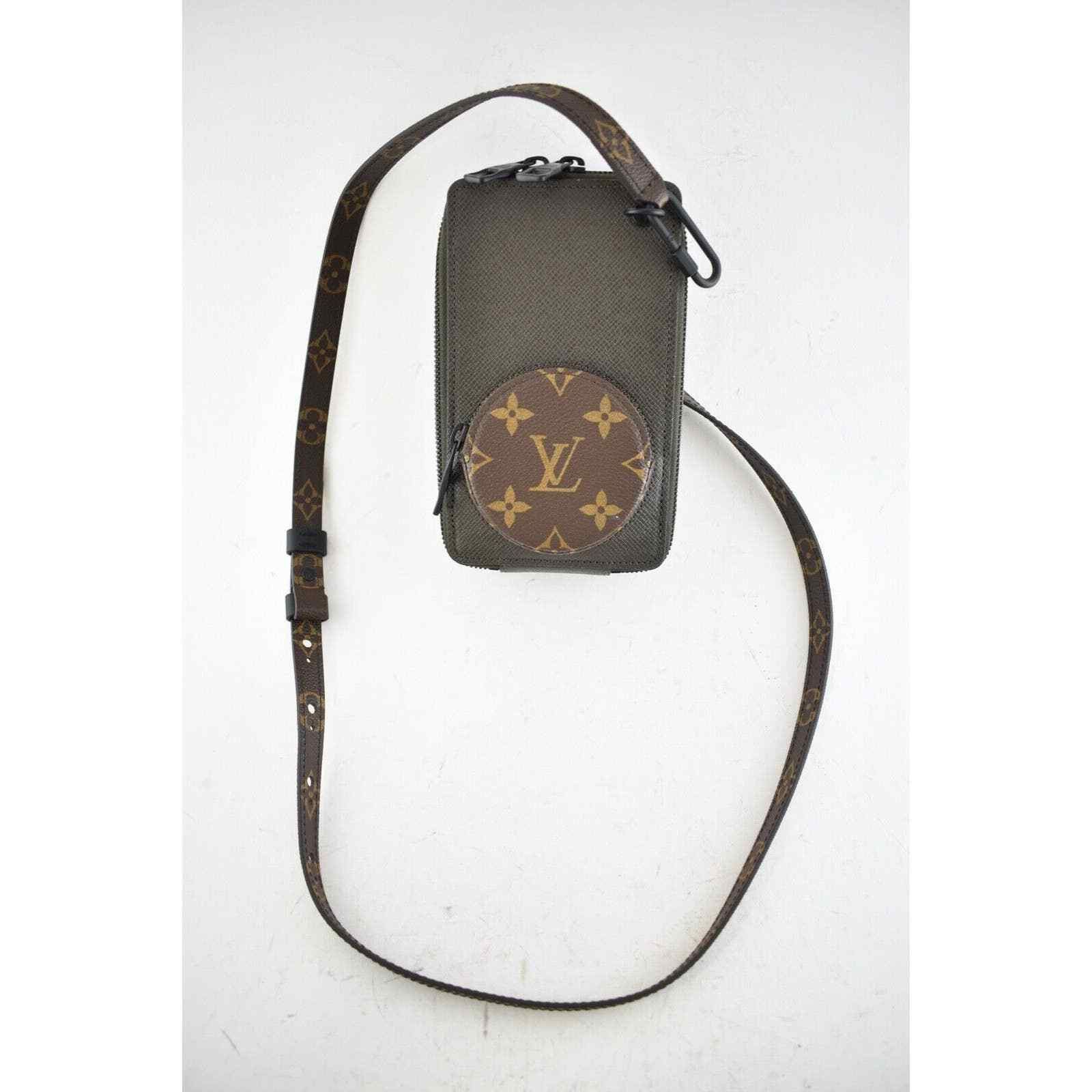Louis Vuitton Louis Vuitton Brown Monogram LV Logo Crossbody Shoulder Bag Size ONE SIZE - 2 Thumbnail