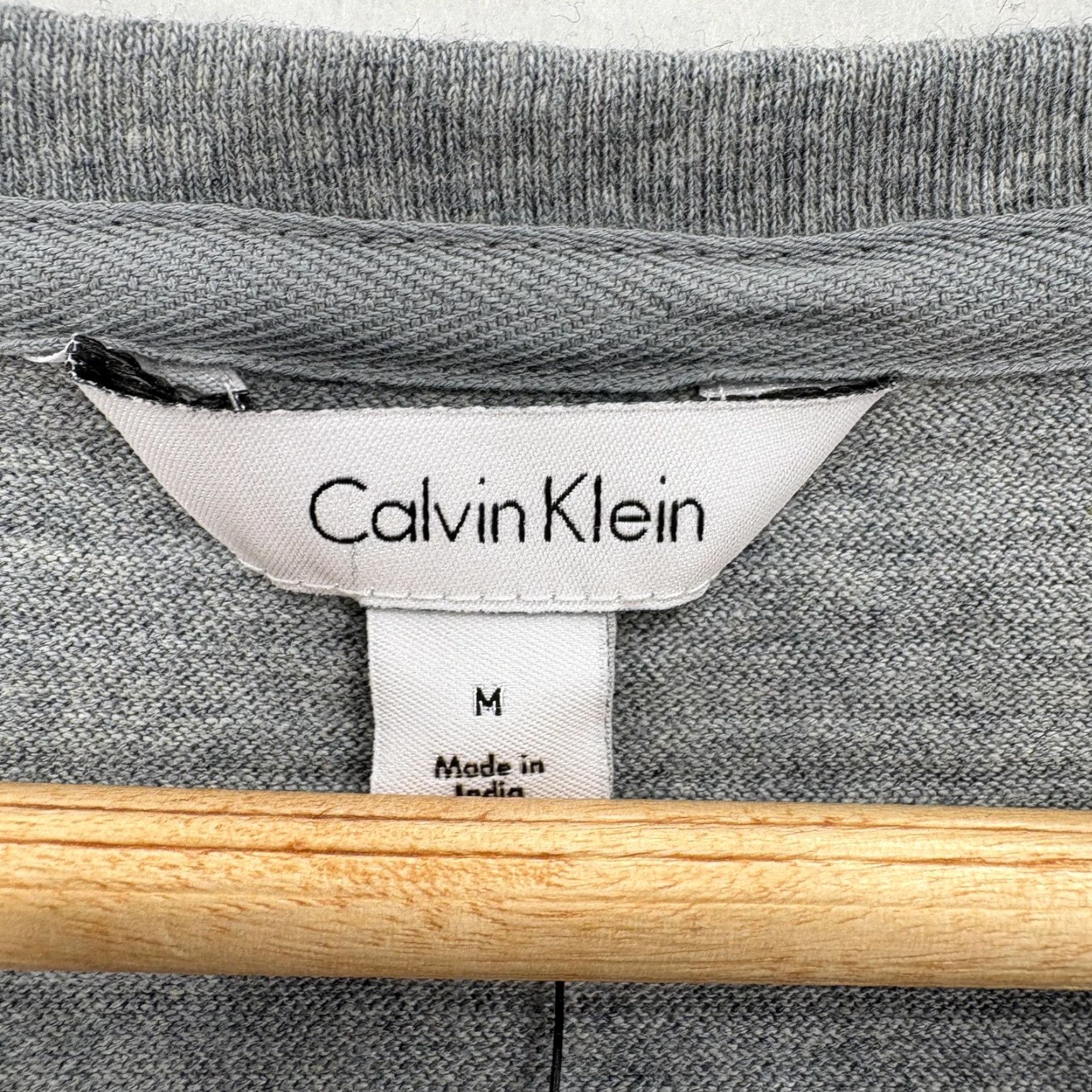 Calvin Klein Calvin Klein Shirt Mens Medium Gray Cotton V-Neck Short Sleeve Soft Tee Classic Size US M / EU 48-50 / 2 - 4 Thumbnail