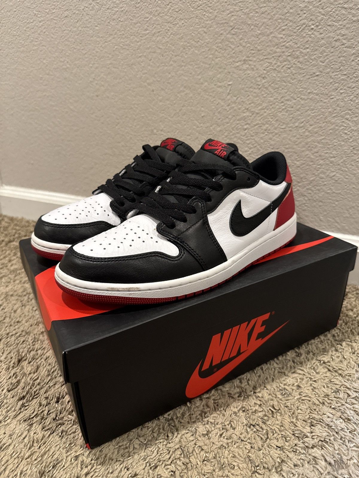 Nike Nike Air Jordan 1 Retro Low OG “Black Toe” Size US 11 / EU 44 - 1 Thumbnail