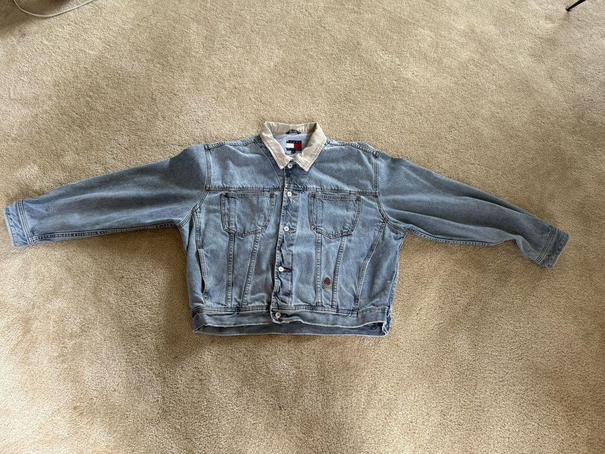 Vintage 90s Tommy Hilfiger denim jacket