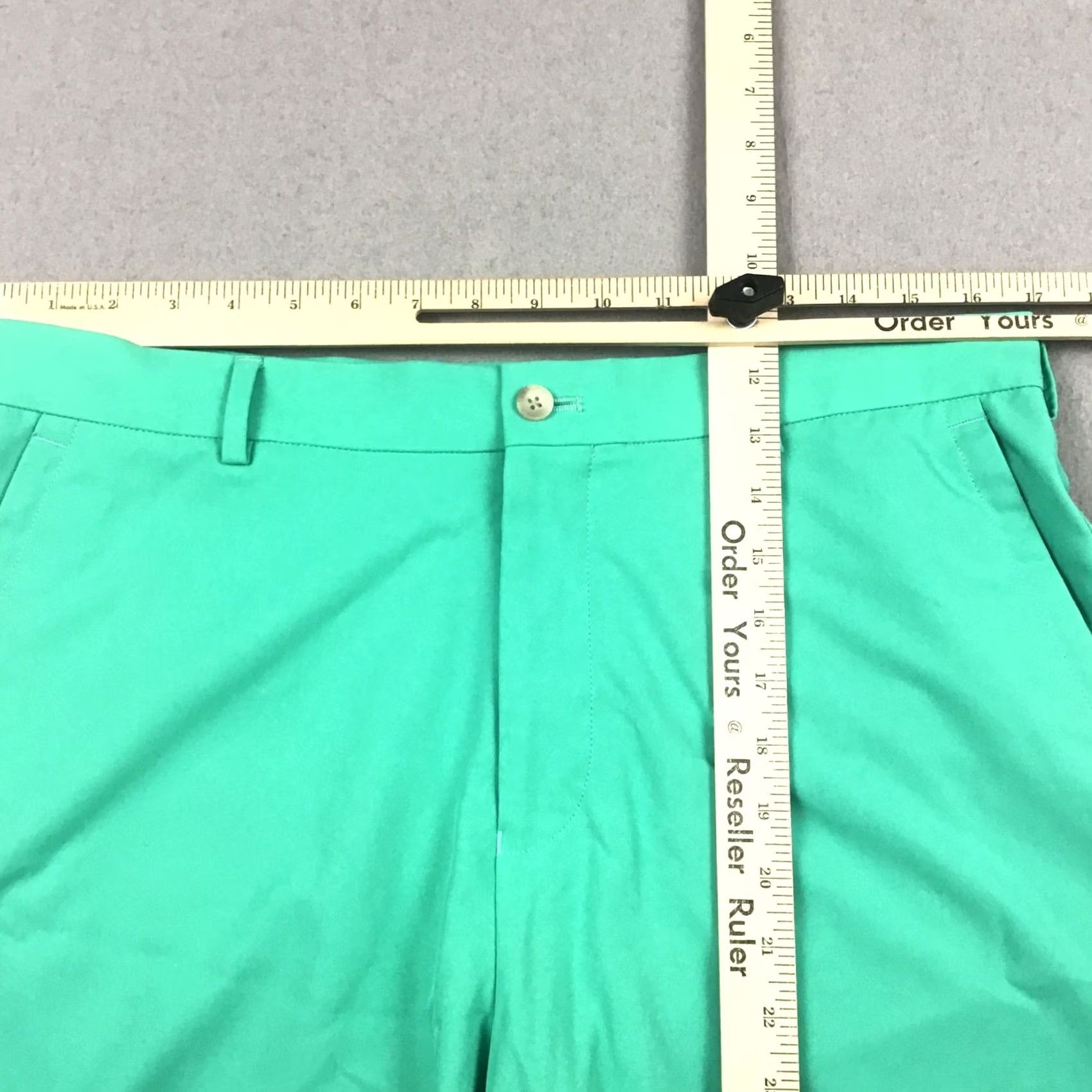 Peter Millar Peter Millar Shorts Men 34 Green Solid Pockets Chino Flat Front Golf Wicking Size US 34 / EU 50 - 5 Thumbnail