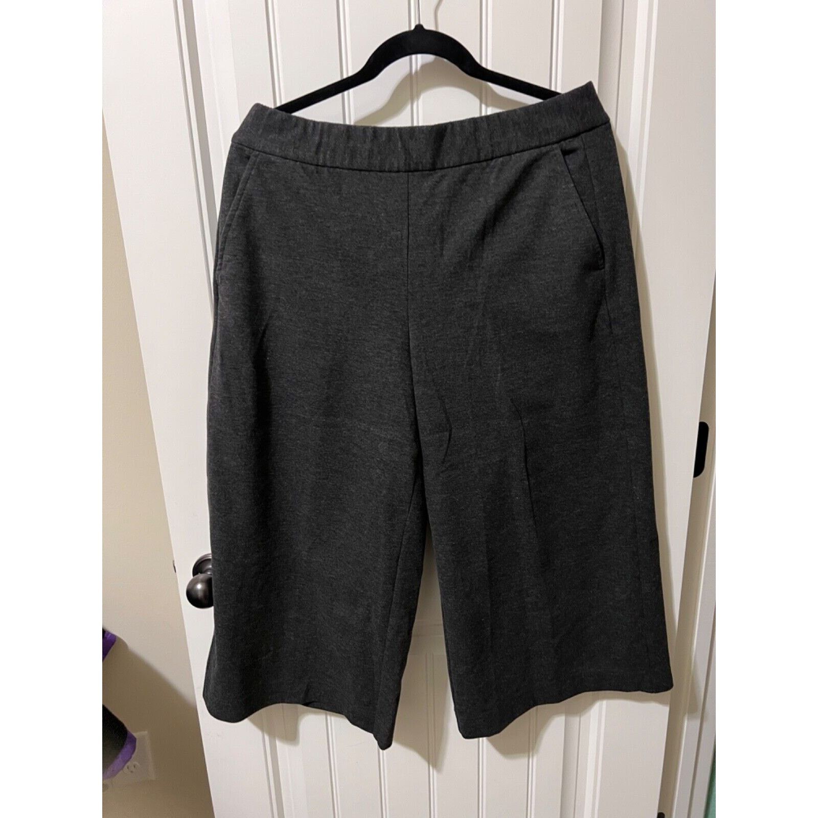 Gap Wide Leg Crop Pant Charcoal Large 4 Pockets Pull-on Stretch Size 34" / US 12 / IT 48 - 2 Thumbnail