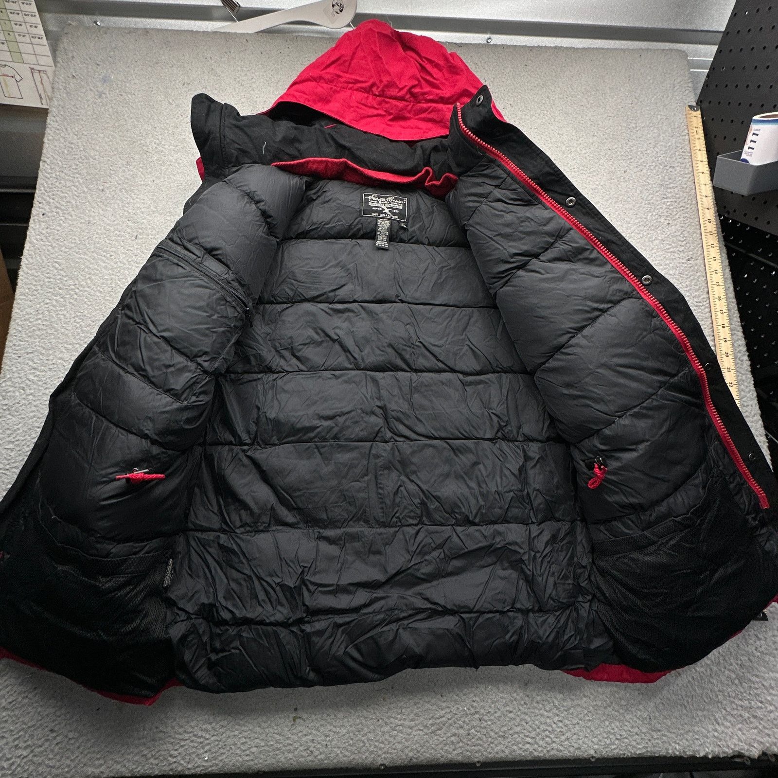 Eddie Bauer Eddie Bauer 0297 Goose Down Jacket Men Medium Red Black Size US M / EU 48-50 / 2 - 6 Thumbnail