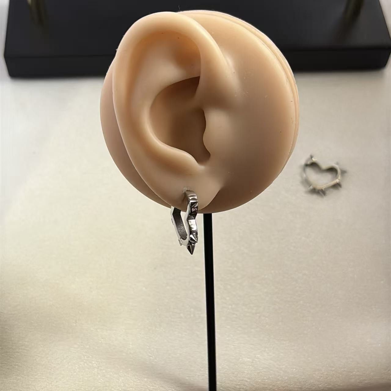 Other Spike Heart Stud Earrings for Men Women Punk Hip Hop Unisex Size ONE SIZE - 7 Thumbnail