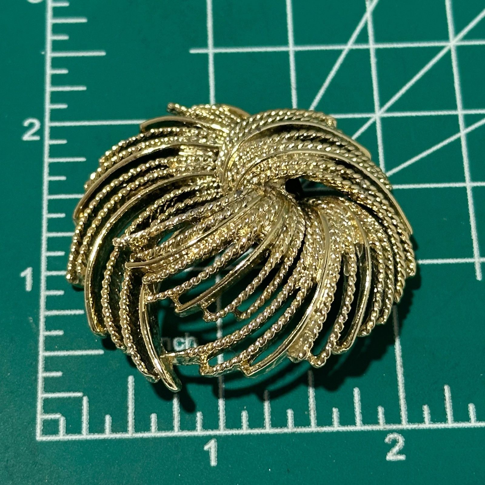 Vintage Vintage Flower Atomic Gold Tone Swirl Splash Brooch Costume Size ONE SIZE - 5 Thumbnail