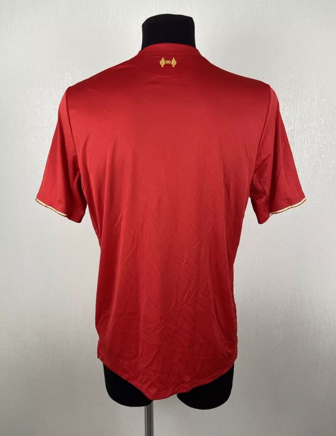 New Balance × Vintage Liverpool FC 2015/2016 Jersey Shirt New Balance Red Size M Size US M / EU 48-50 / 2 - 3 Thumbnail