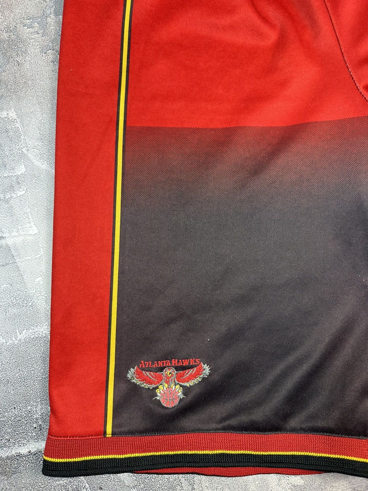 NBA Atlanta Hawks vintage Austy shorts Size L Size US 36 / EU 52 - 4 Thumbnail