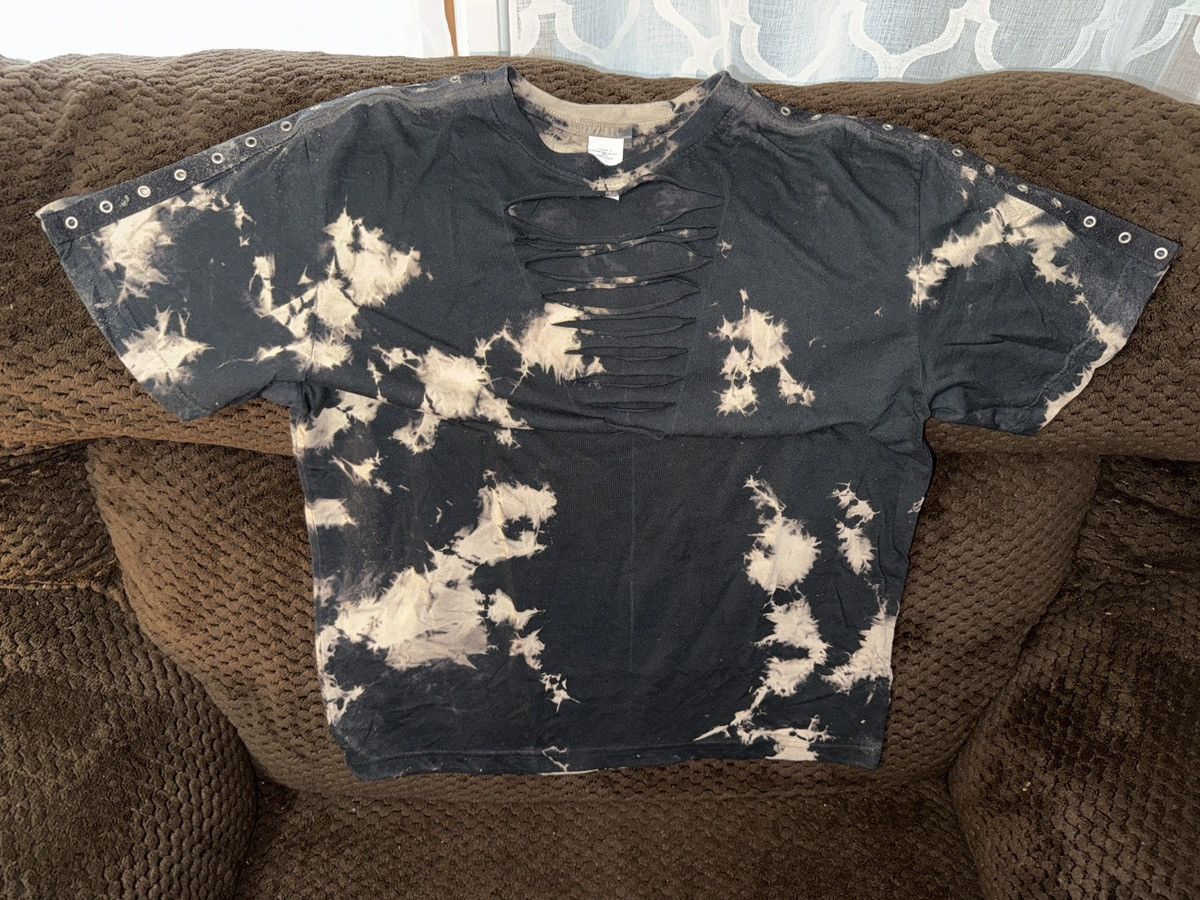 Vintage Vintage, New Old Stock, s/s tie-dye tee w/ rivets & tears! Size M / US 6-8 / IT 42-44 - 9 Thumbnail