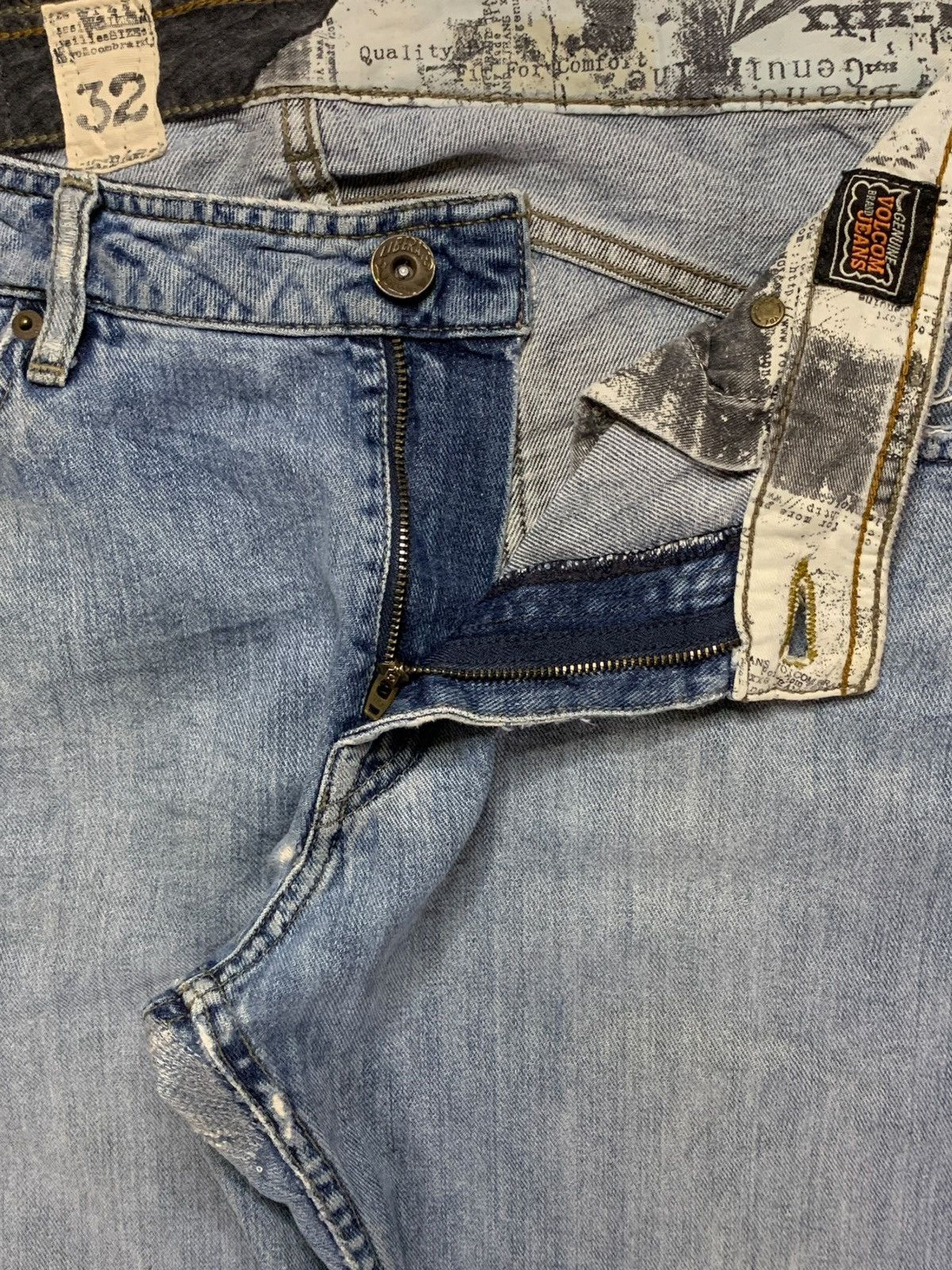 Volcom Vintage Volcom Skate Blue Wash Curve Leg Distress Baggy Jean Size US 34 / EU 50 - 10 Thumbnail