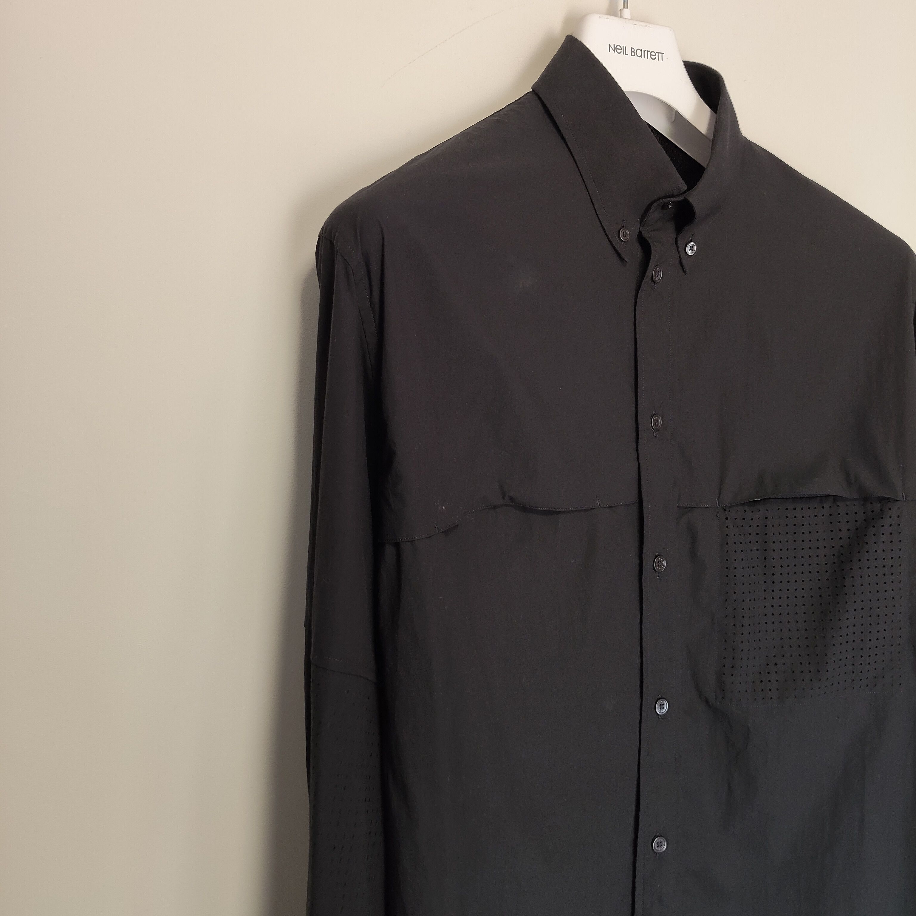 Givenchy Laser cut logo shirt Size US S / EU 44-46 / 1 - 6 Thumbnail