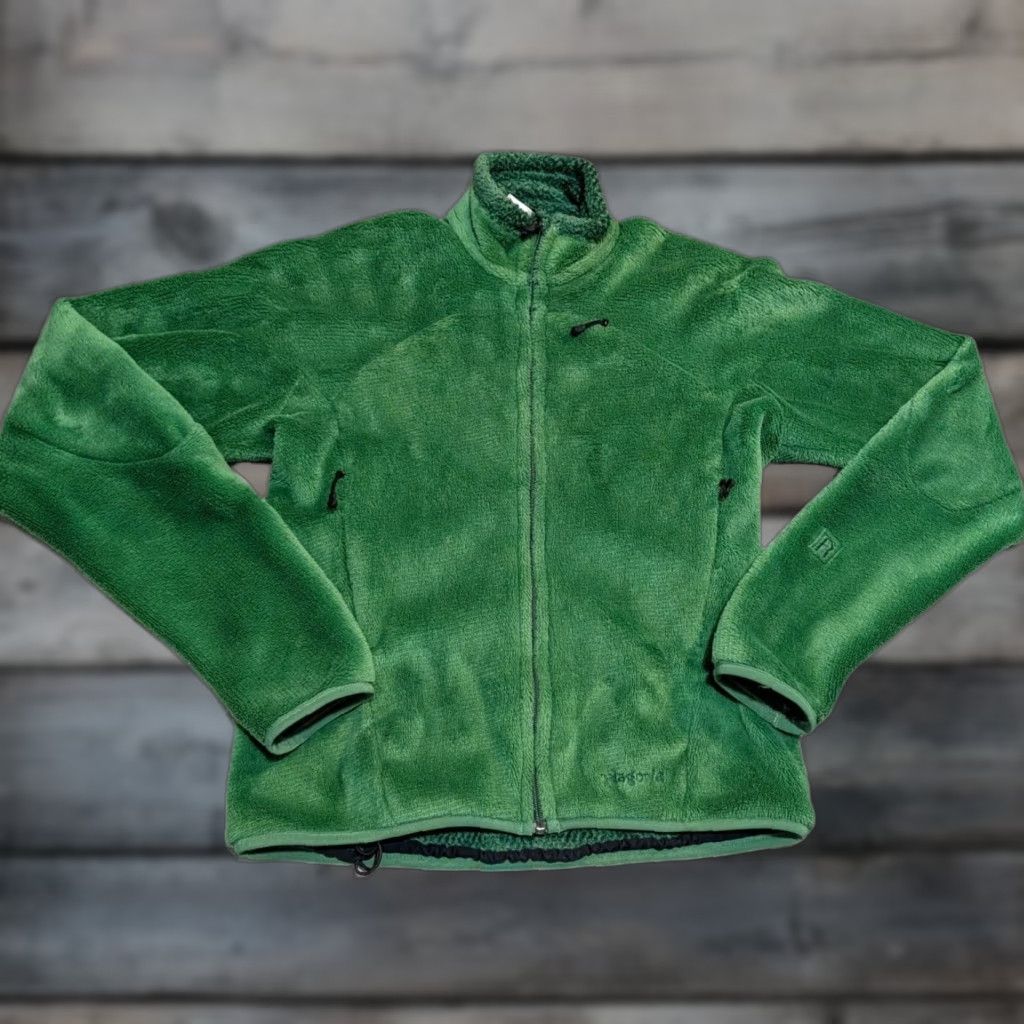 Patagonia Patagonia Jacket Women’s Size Small Regulator Polartec Fleece Zip Green Full Zip Pockets Slim Fit Basic Jacket, Regular Dept Women Size S / US 4 / IT 40 - 1 Thumbnail
