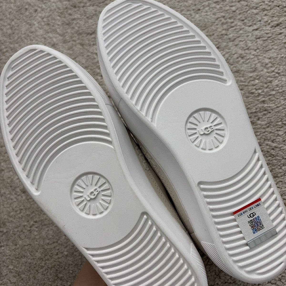 Ugg UGG Women’s Zilo Slip On Sneakers SIZE 7 Size US 7 / IT 37 - 6 Thumbnail