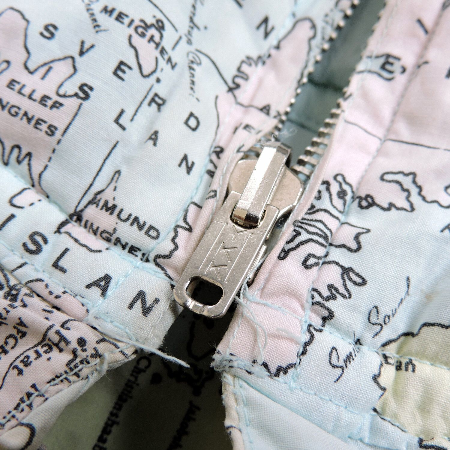Issey Miyake ISSEY MIYAKE WORLD MAP REVERSIBLE BOMBER JACKET Size M / US 6-8 / IT 42-44 - 9 Thumbnail