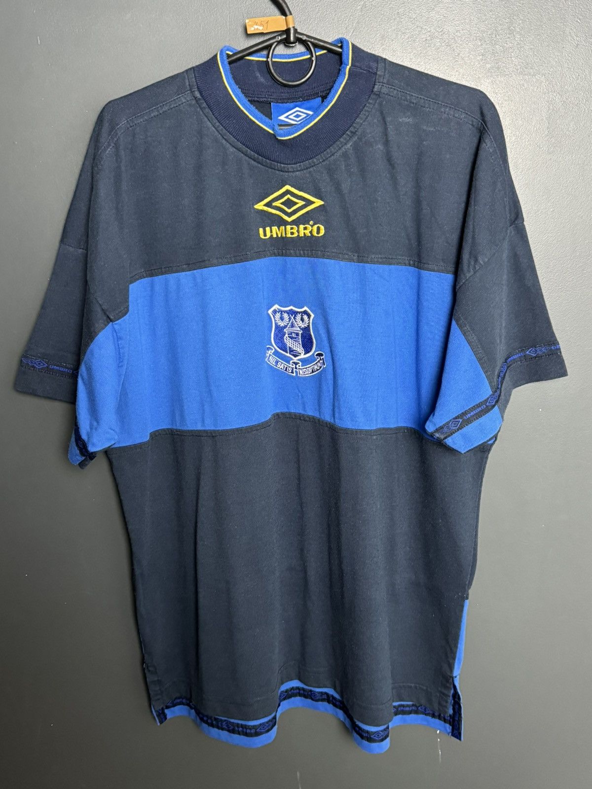 Umbro Vintage Everton Training Football Jersey Size US L / EU 52-54 / 3 - 1 Thumbnail