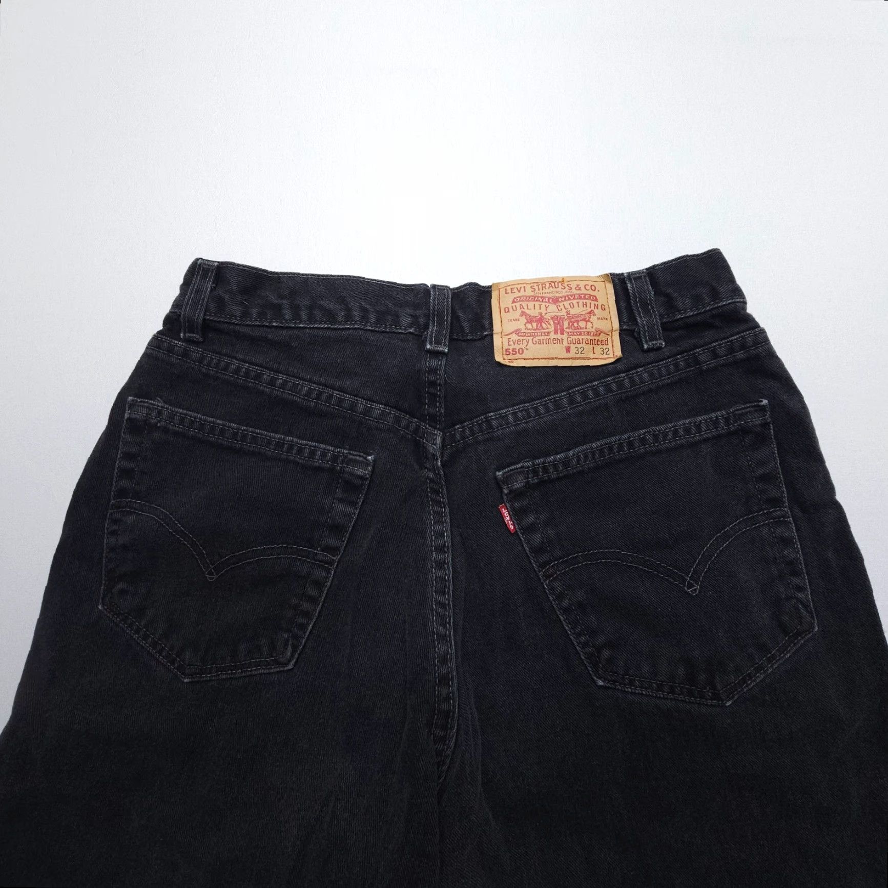 Levi's VINTAGE Levi's 550 Relaxed Tapered Jeans Mens 32 x 32 Black Denim 5-Pocket USA Brand Levi's 500 Series Mod 90s Theme Men’s Size US 32 / EU 48 - 3 Thumbnail