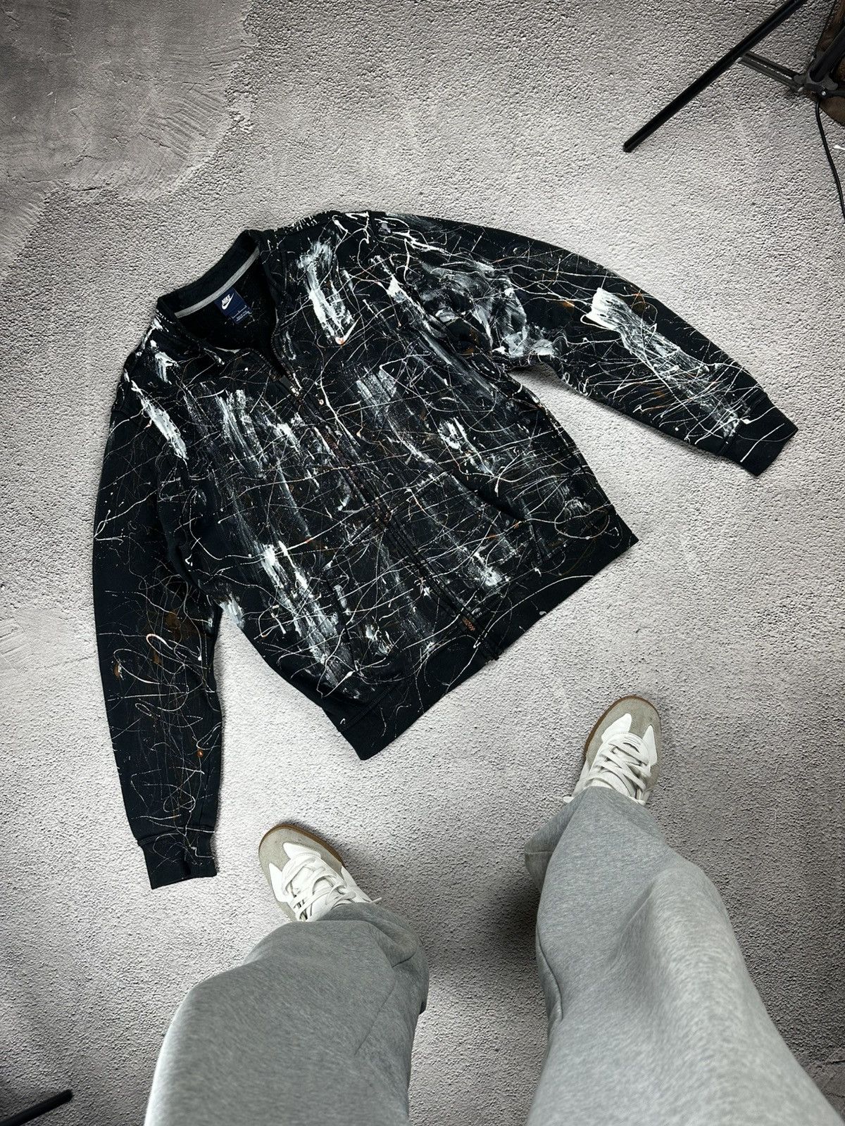 Nike Vintage Nike Custom Tie-Dye Paint Zip Hoodie Y2K Distressed Size US L / EU 52-54 / 3 - 1 Thumbnail