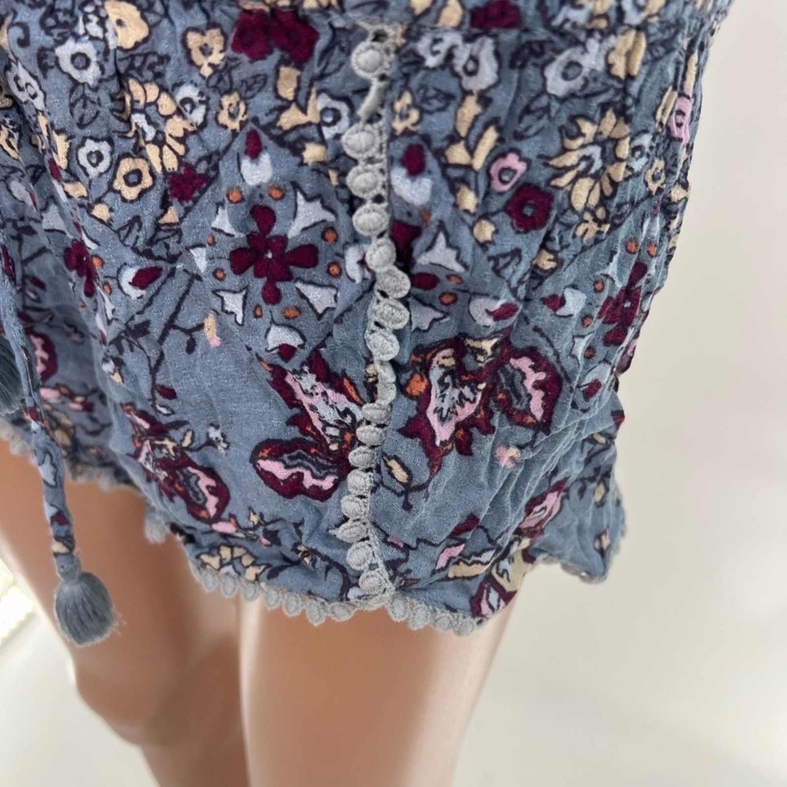 Urban Outfitters Urban Outfitters Ecoté Dylan Printed Dolphin Short Size 22" - 3 Thumbnail