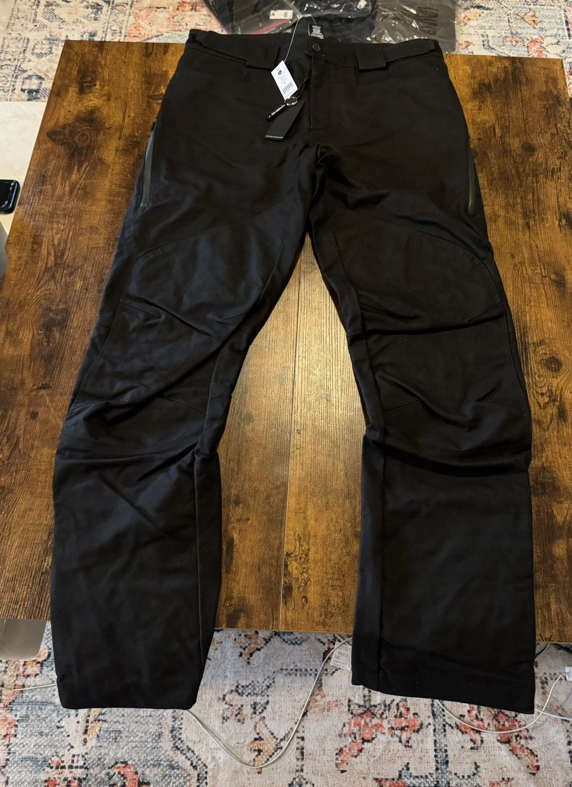 Aether Apparel Aether Compass L Ski pants in Jet Black Size US 36 / EU 52 - 1 Thumbnail