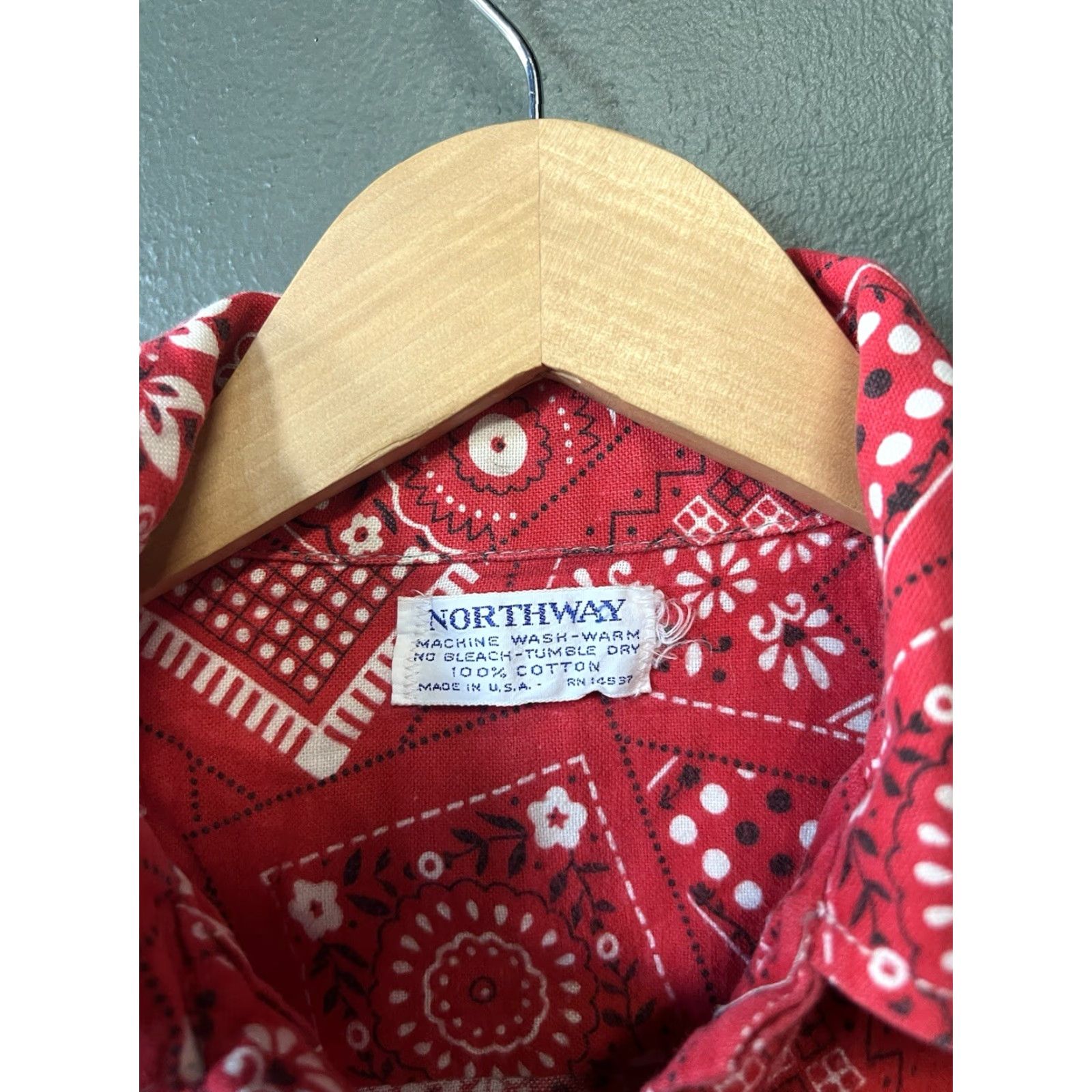 Vintage VINTAGE Northway Womens Red Long Sleeve Snap Up Paisley Pattern Medium Shirt Size M / US 6-8 / IT 42-44 - 3 Thumbnail