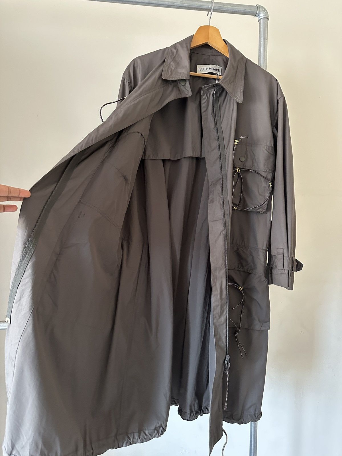 Issey Miyake SS2004 Issey Miyake Bungee Cord Raincoat Jacket Size US L / EU 52-54 / 3 - 5 Thumbnail