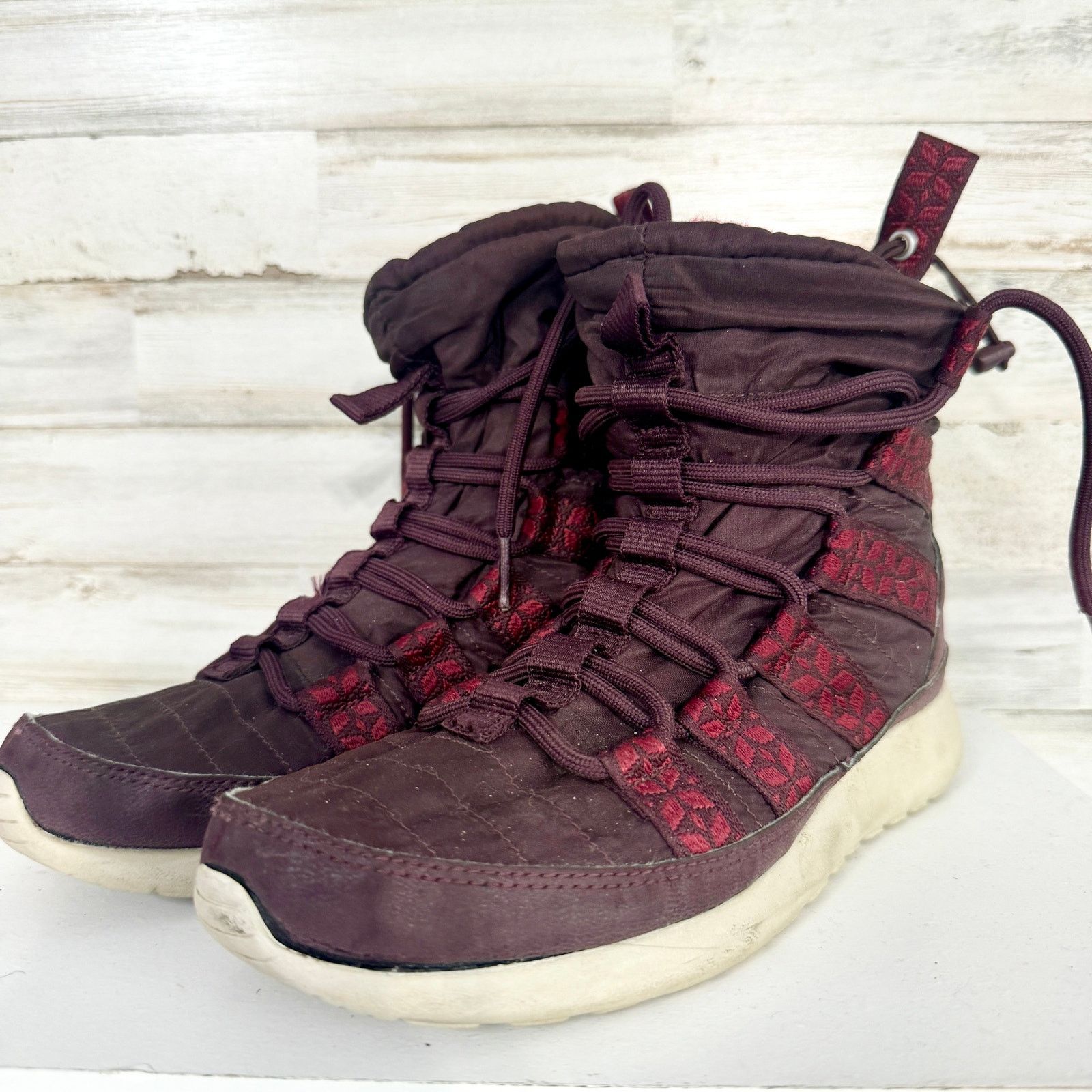 Nike Roshe Run Hi Sneaker Boot Ankle Laced Boots Maroon