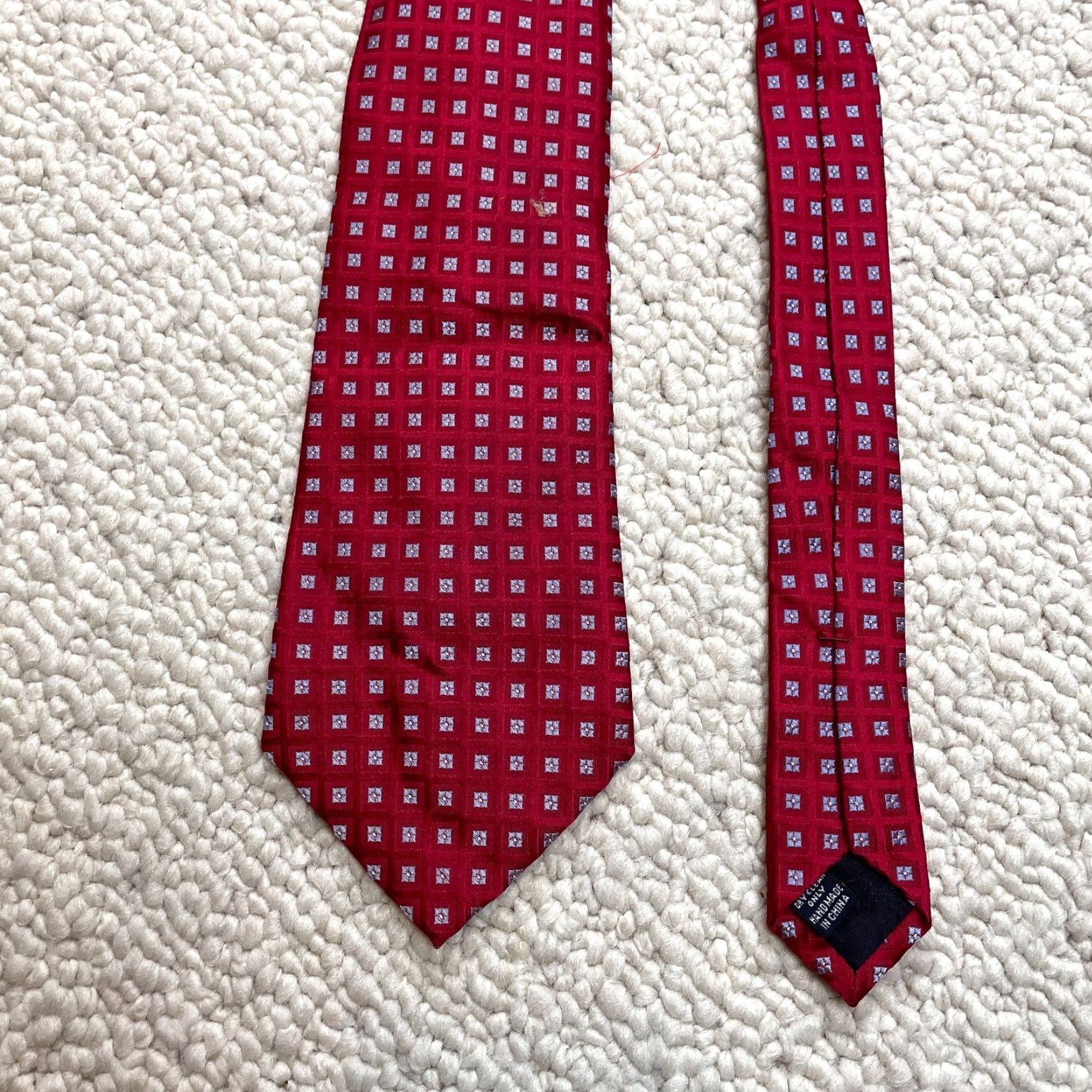 Roundtree & Yorke VINTAGE Roundtree & Yorke Tie Mens OS Red Blue Silk Classic Necktie Work Business Designable Adjustable Geometric Short Width Classic Pattern Mens Size ONE SIZE - 5 Thumbnail