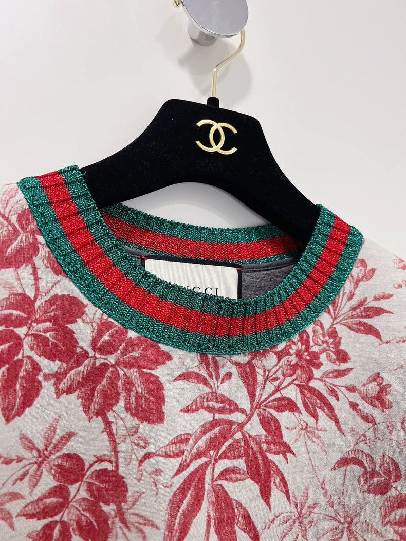 Gucci Gucci Sweatshirt with red and green floral pattern on the Size XS / US 0-2 / IT 36-38 - 4 Thumbnail