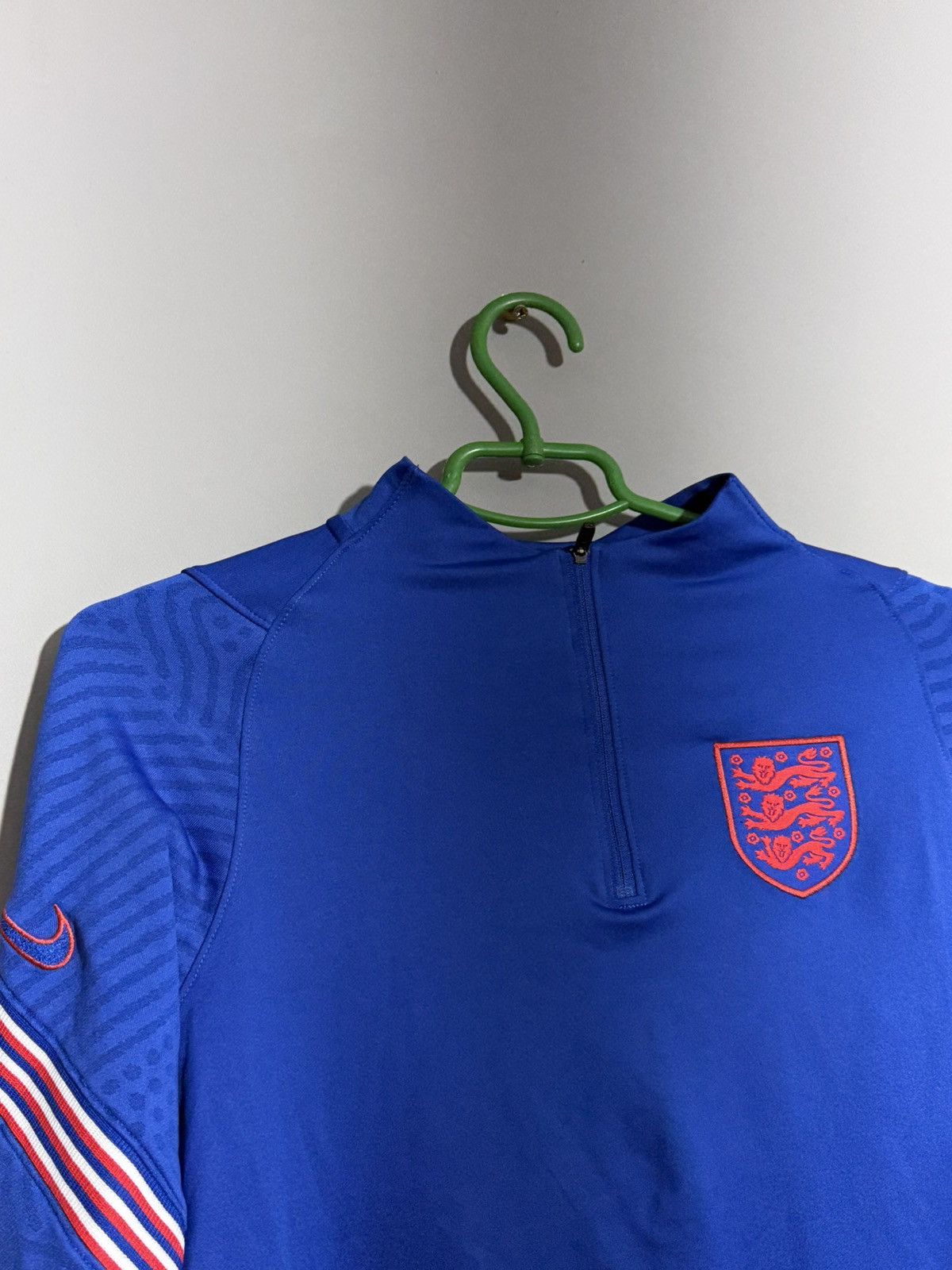 Nike Nike England 2021/22 Long Sleeves training jersey Size US S / EU 44-46 / 1 - 3 Thumbnail