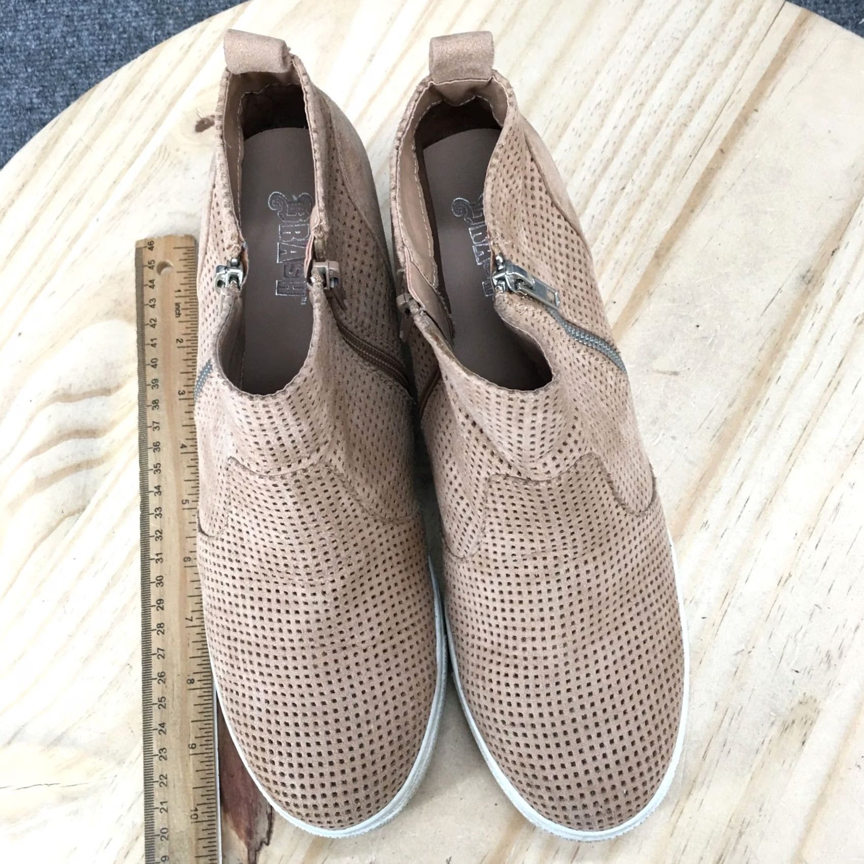 Vintage BRASH Boots Womens 11 Ankle Booties Chelsea Zip Up Comfort Beige Suede Casual Size US 11 / IT 41 - 7 Thumbnail