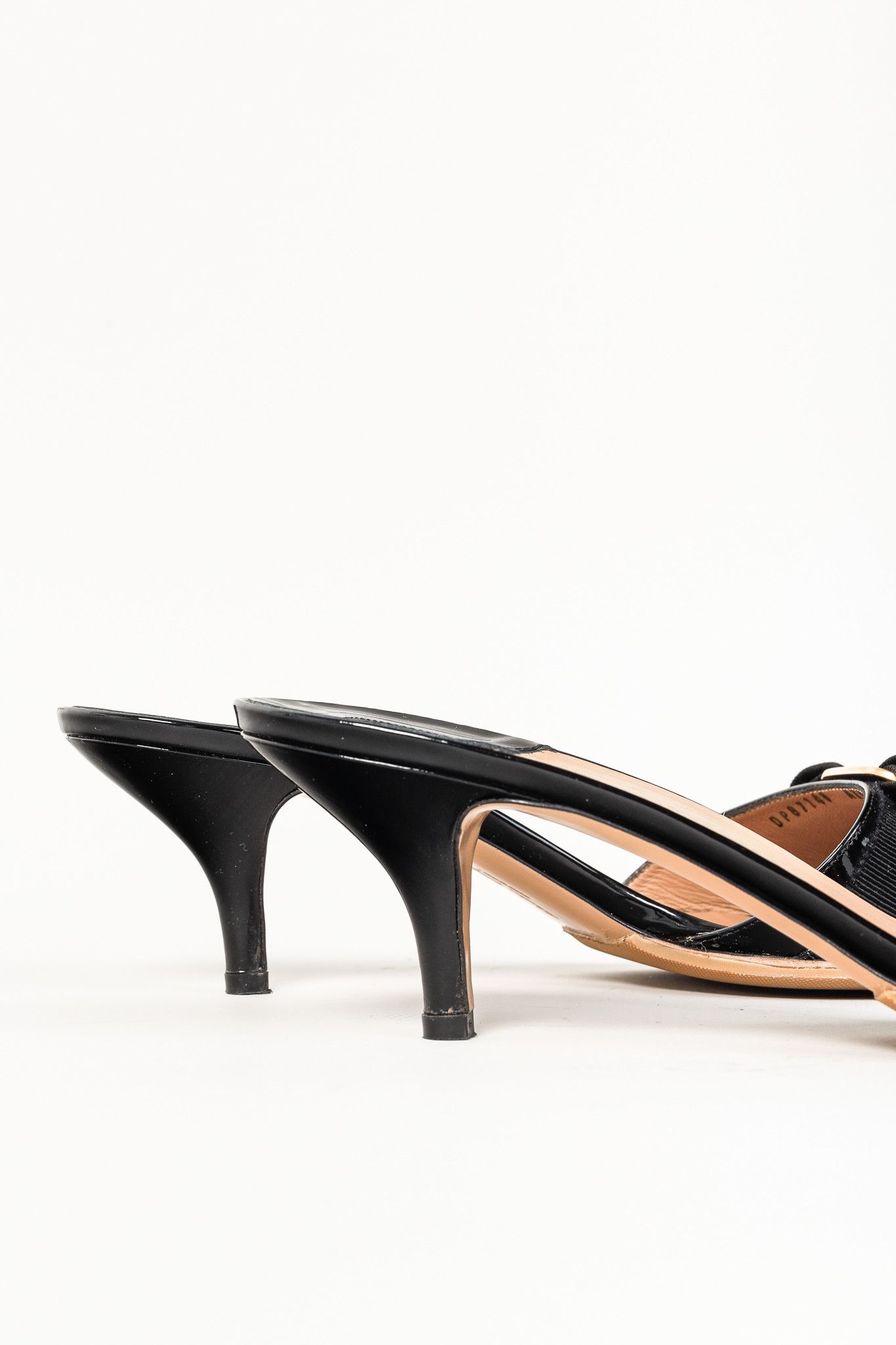 Salvatore Ferragamo Salvatore Ferragamo Glory Nero Patent Calf Bow Mules Size US 10 / IT 40 - 9 Thumbnail