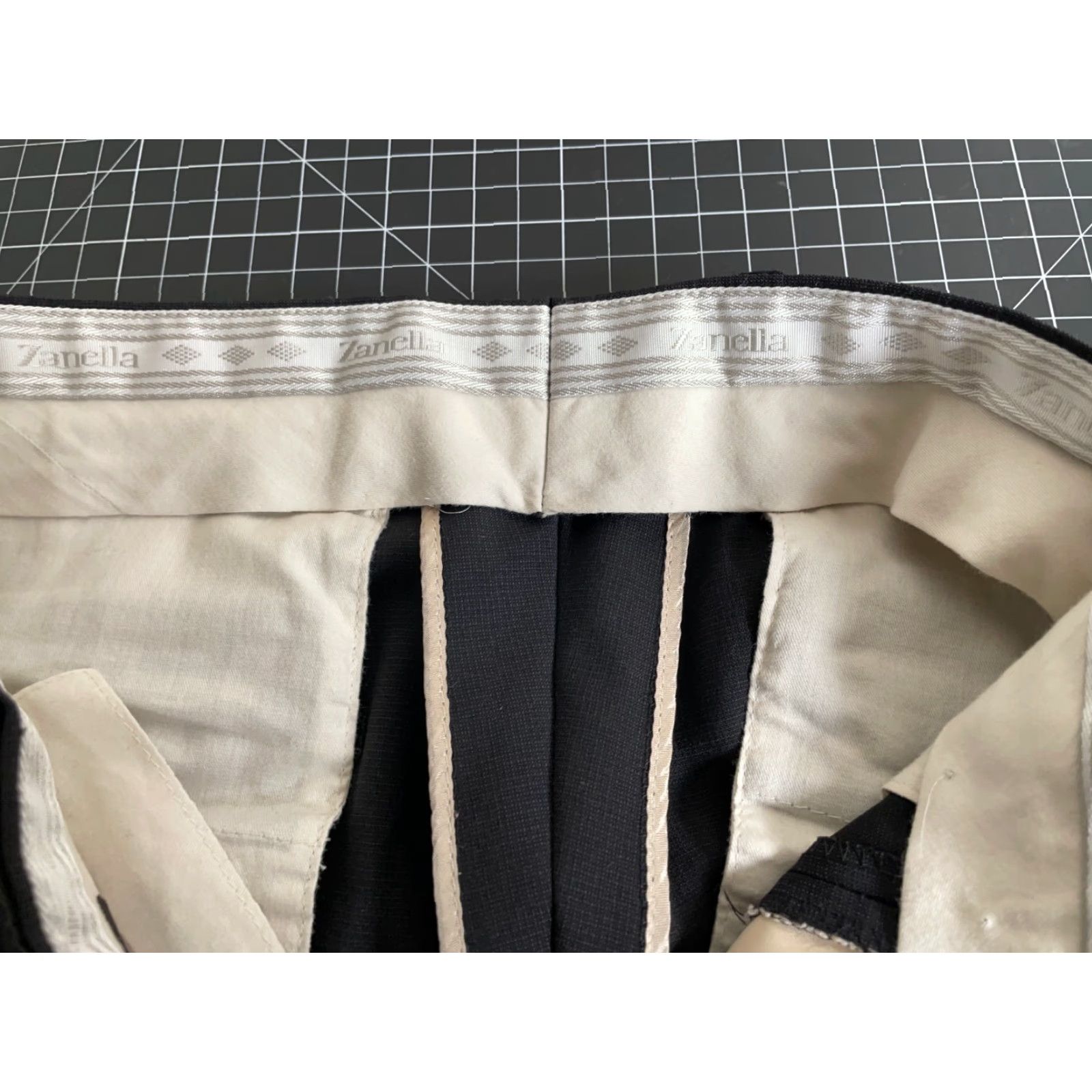 Zanella VINTAGE Zanella Mens Dress Pants Wool Pleated Cuffed Flat Front Italy 34 x 28 Black Size US 34 / EU 50 - 4 Thumbnail