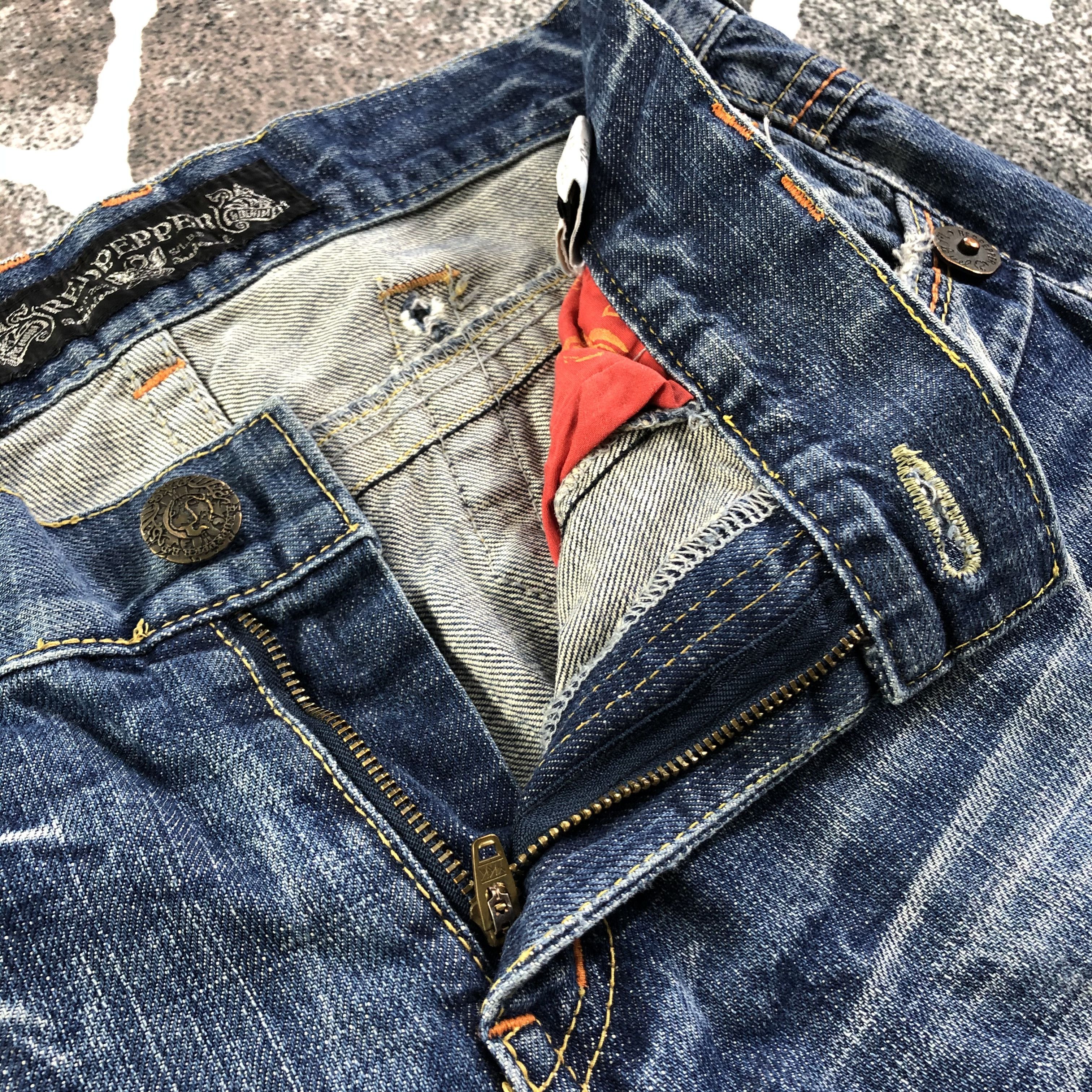 Japanese Brand Red Pepper Jeans Faded Blue Distressed Denim KJ1744 Size US 32 / EU 48 - 8 Thumbnail