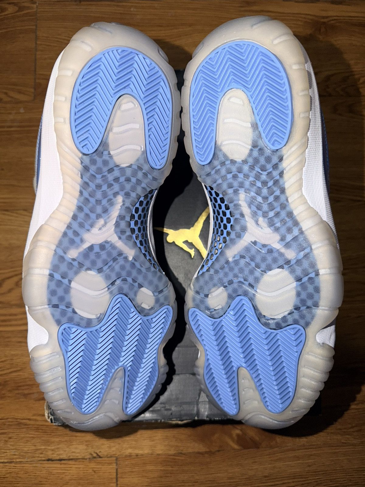 Jordan Brand Jordan 11 Retro Low University Blue (2017) Size 10 Men’s Size US 10 / EU 43 - 4 Thumbnail