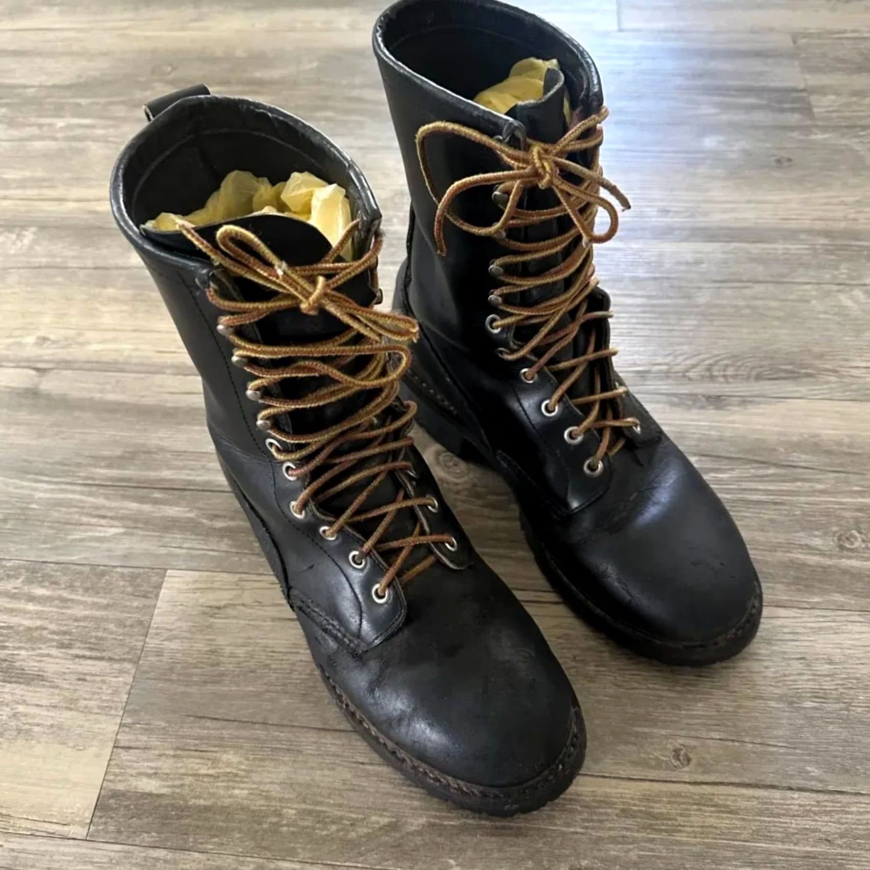 Vintage VINTAGE Red Wing Logger Boot Black Leather 8" 8.5 Men's Size Width? Size US 9 / EU 42 - 3 Thumbnail