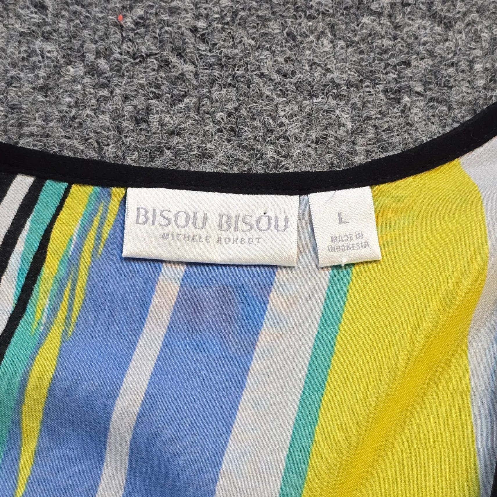 Vintage Bisou Bisou Top Womens Size Large Green Blue Sheer Abstract Art V Neck Career Blouse Shirt Womens L Blue Art 90s? Size L / US 10 / IT 46 - 3 Thumbnail