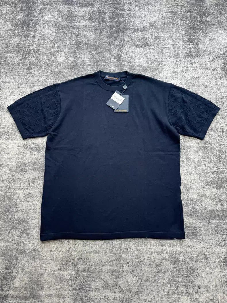 Louis Vuitton Louis Vuitton Dark blue arms embossed full print knitted s Size US L / EU 52-54 / 3 - 1 Thumbnail