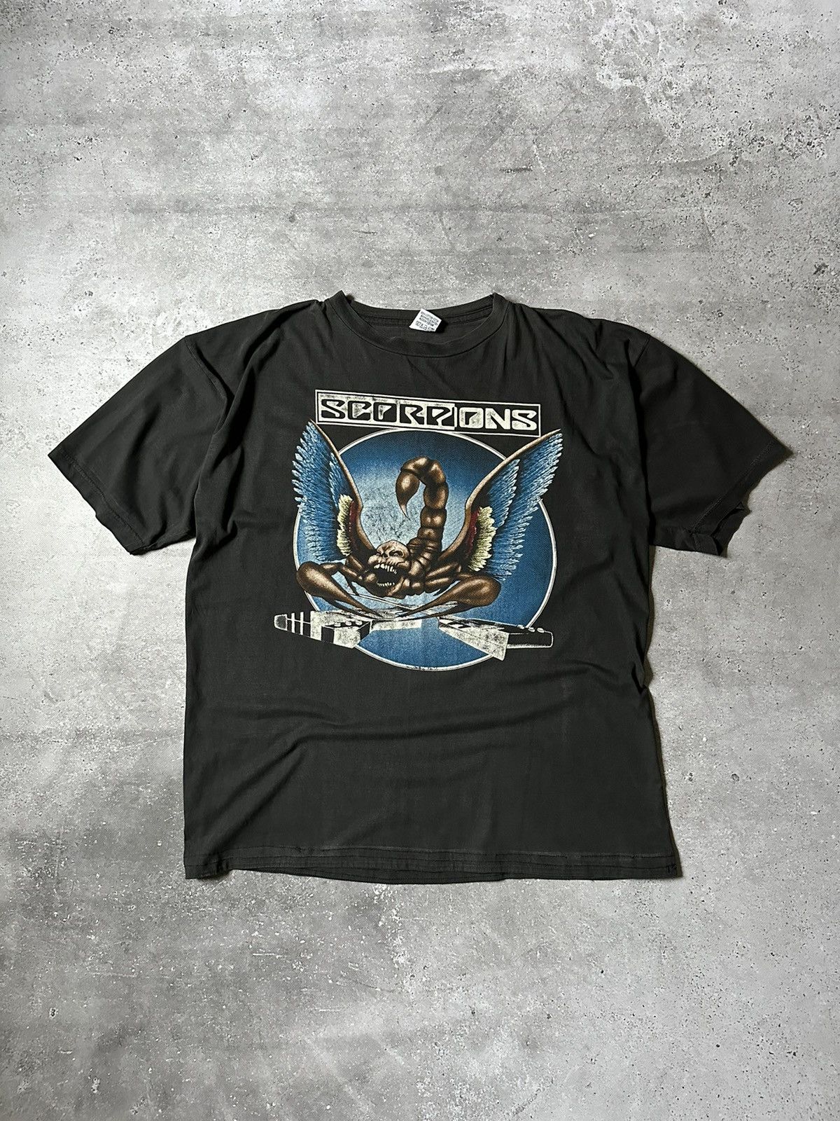 Band Tees × Vintage Vintage 90s Scorpions Rock Band T-Shirt Size US L / EU 52-54 / 3 - 1 Thumbnail