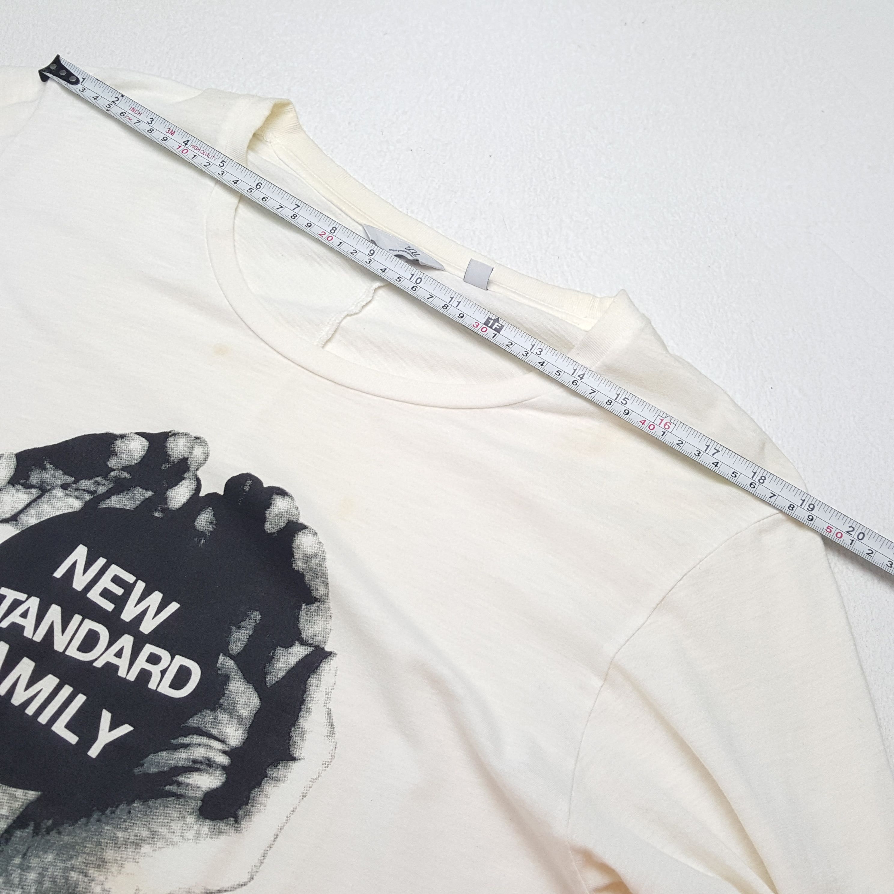 Undercover × Uniqlo UNIQLO UNDERCOVER Japanese Brand Center Design Tshirt Size US L / EU 52-54 / 3 - 5 Thumbnail