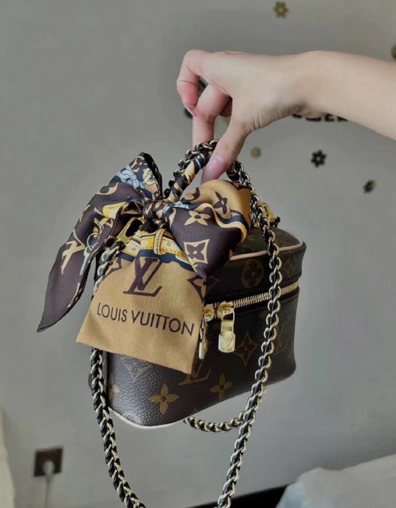 Louis Vuitton LV Monogram silk hair scarf NWT boxed Size ONE SIZE - 5 Thumbnail