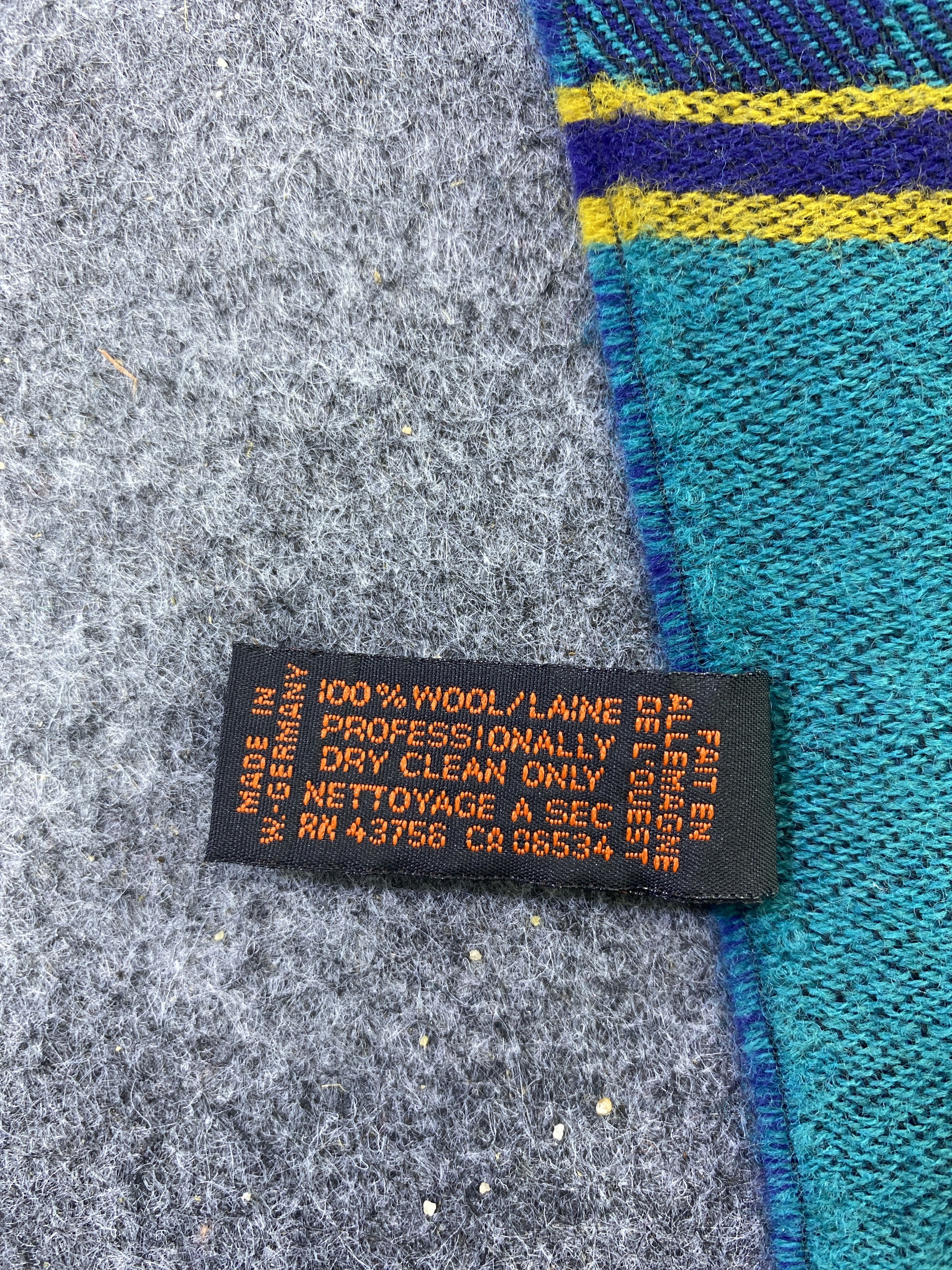 Yves Saint Laurent Yves Saint Laurent Scarf/Muffler/neckwear -T727 Size ONE SIZE - 7 Thumbnail