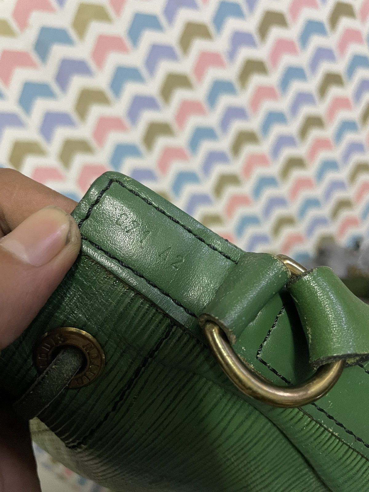Louis Vuitton VINTAGE LOUIS VUITTON EPI NIO SHOULDER BAG LEATHER Size ONE SIZE - 4 Thumbnail
