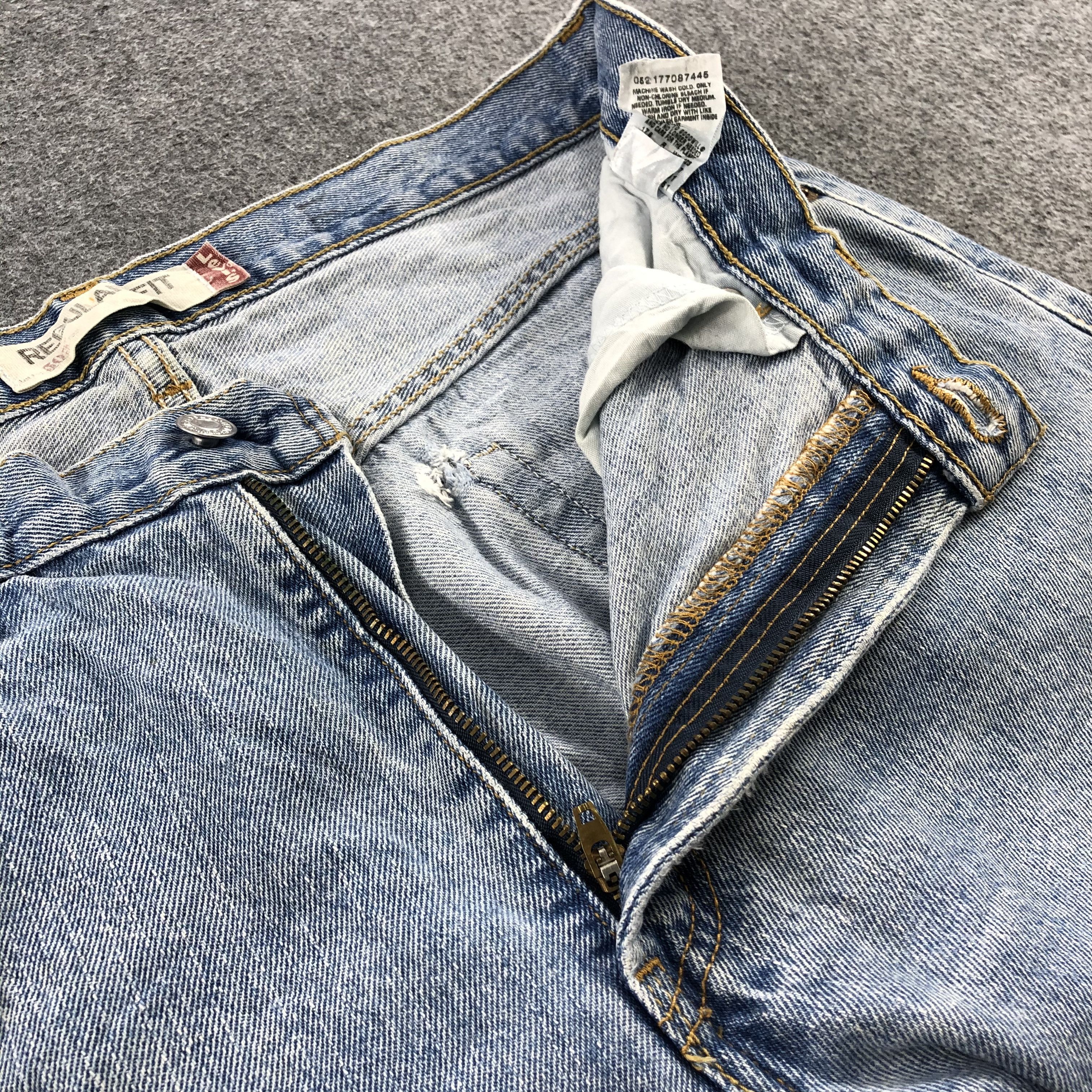 Levi's × Vintage Light Wash Vintage Levis 505 Jeans-JM1049 Size US 35 - 9 Thumbnail