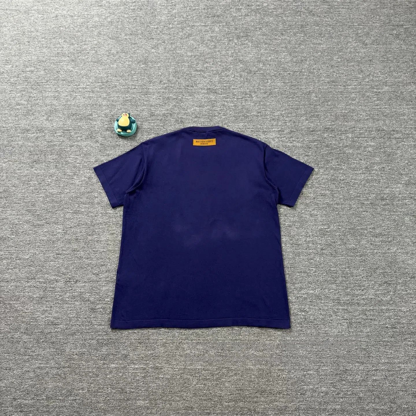 Louis Vuitton LV Sapphire Blue Cursive Slogan T-shirt. Size US M / EU 48-50 / 2 - 2 Thumbnail