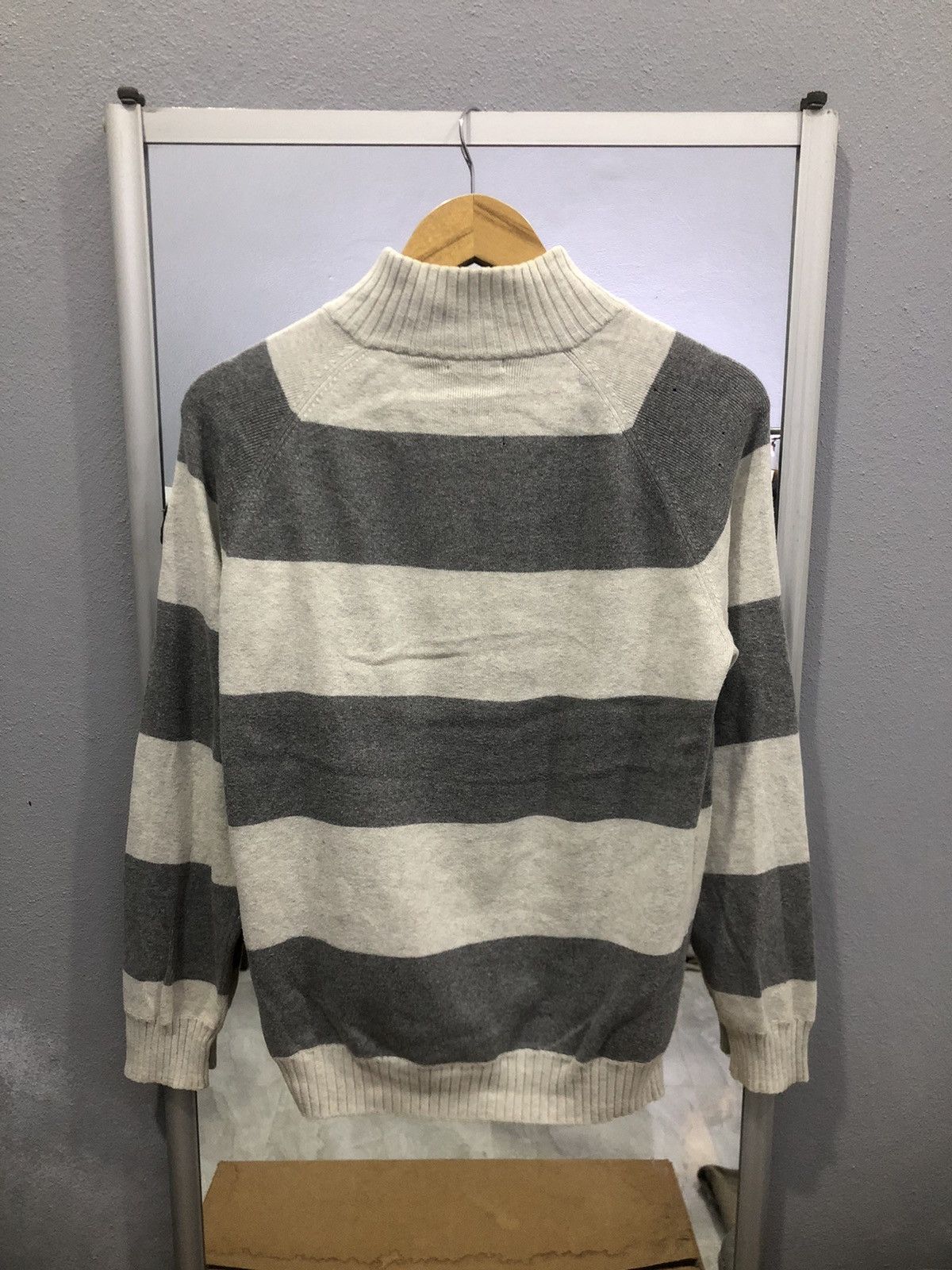 Eddie Bauer × Japanese Brand Vintage Eddie Bauer Striped distressed Sweatshirt Size US S / EU 44-46 / 1 - 12 Thumbnail